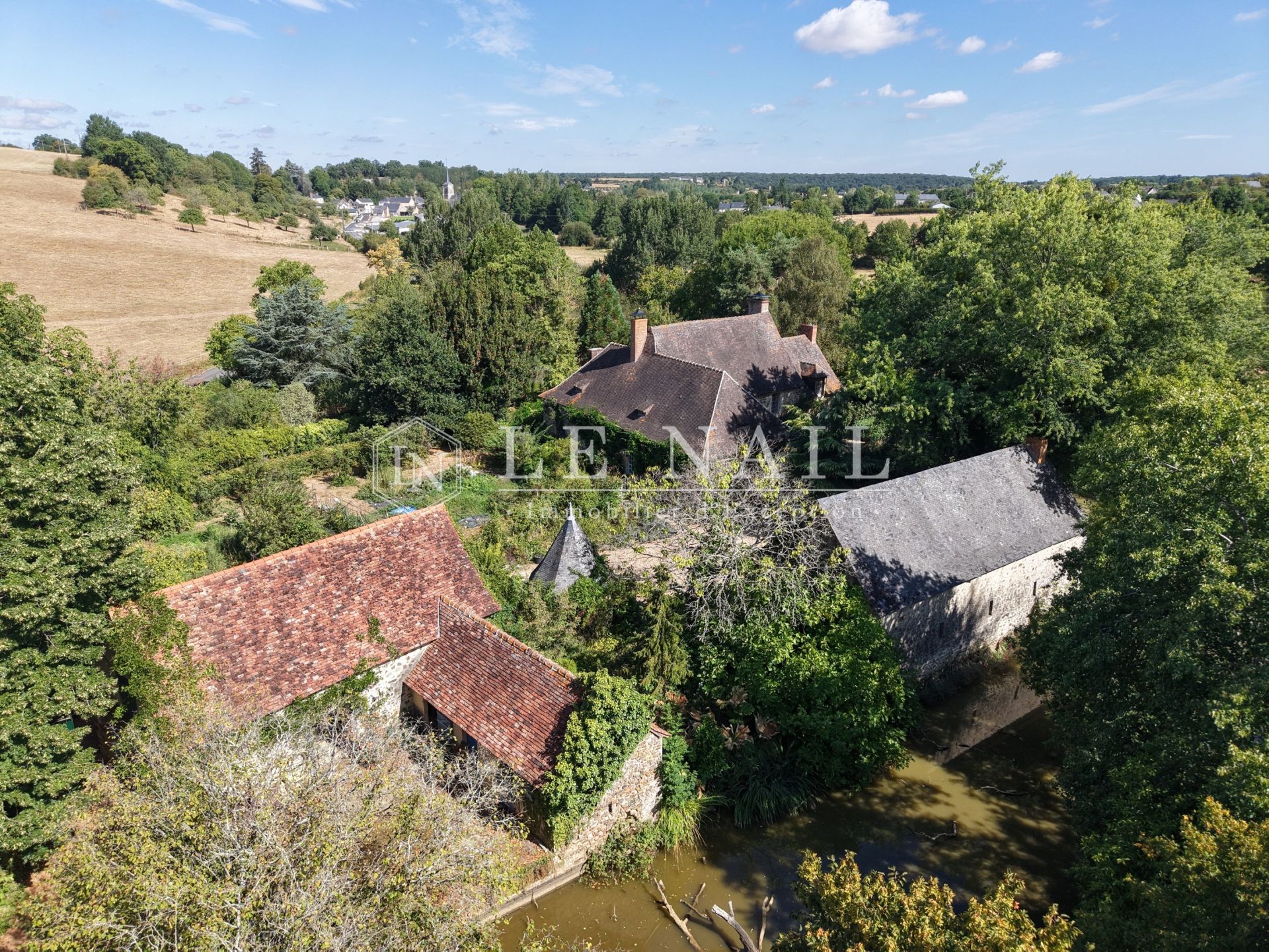 manoir 9 pièces en vente à VAIGES (53480)