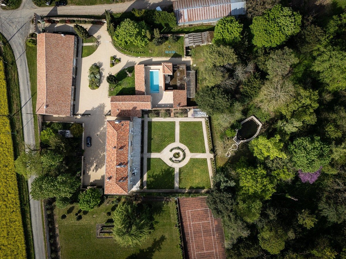 propriété 12 pièces en vente à FONTENAY LE COMTE (85200)