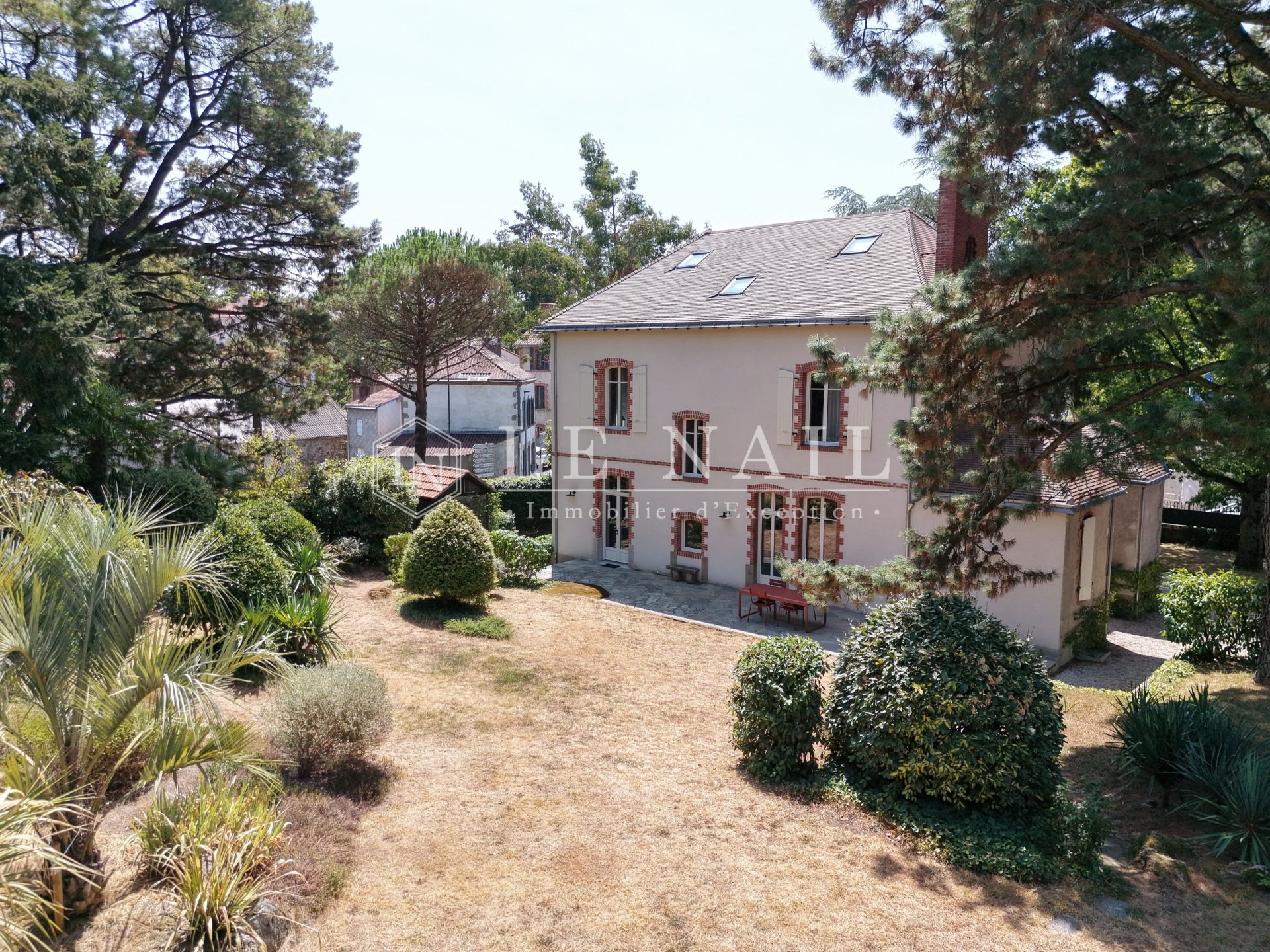 maison bourgeoise 9 pièces en vente à CLISSON (44190)
