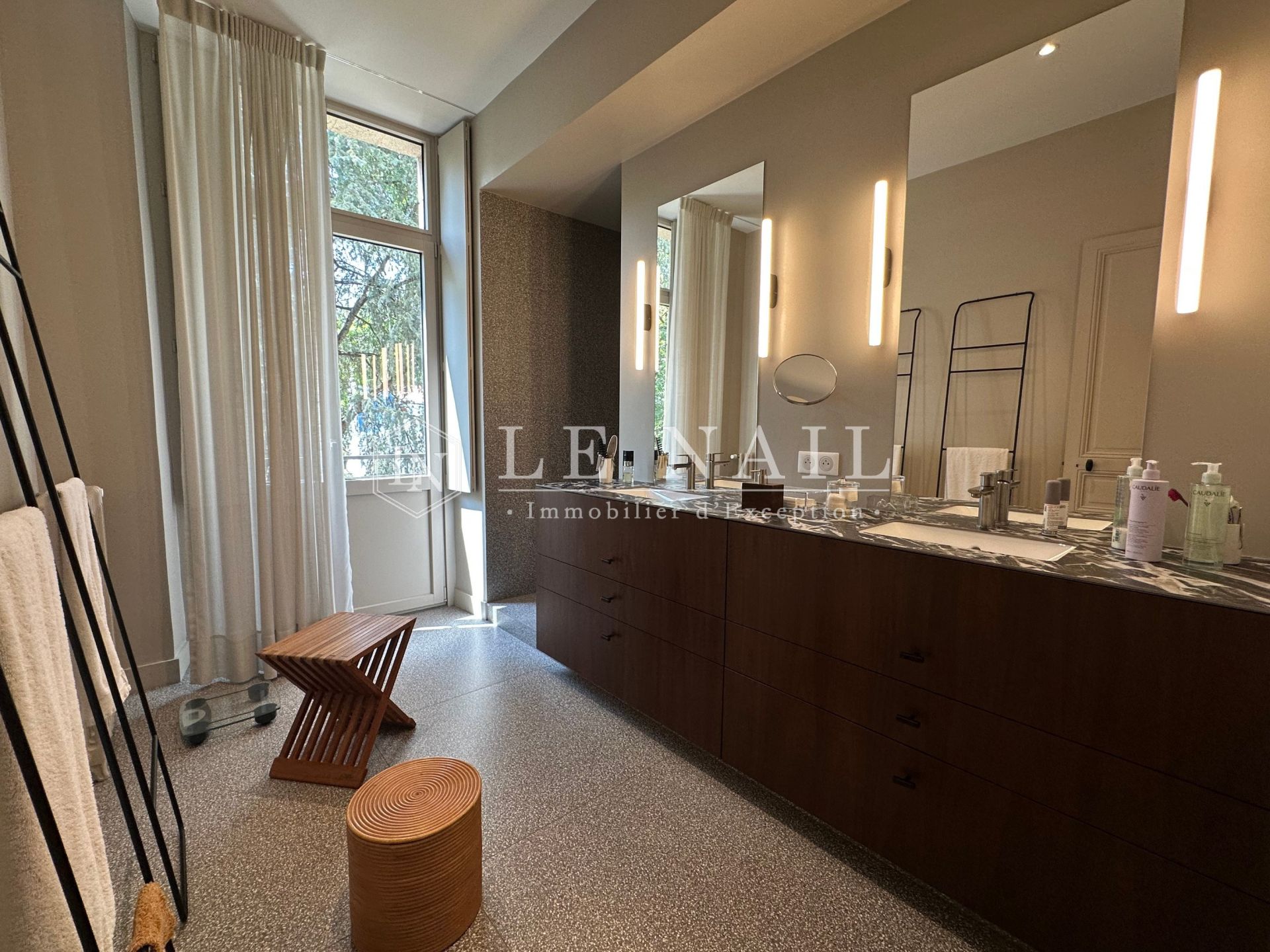 mansion 9 rooms for sale on CLISSON (44190)