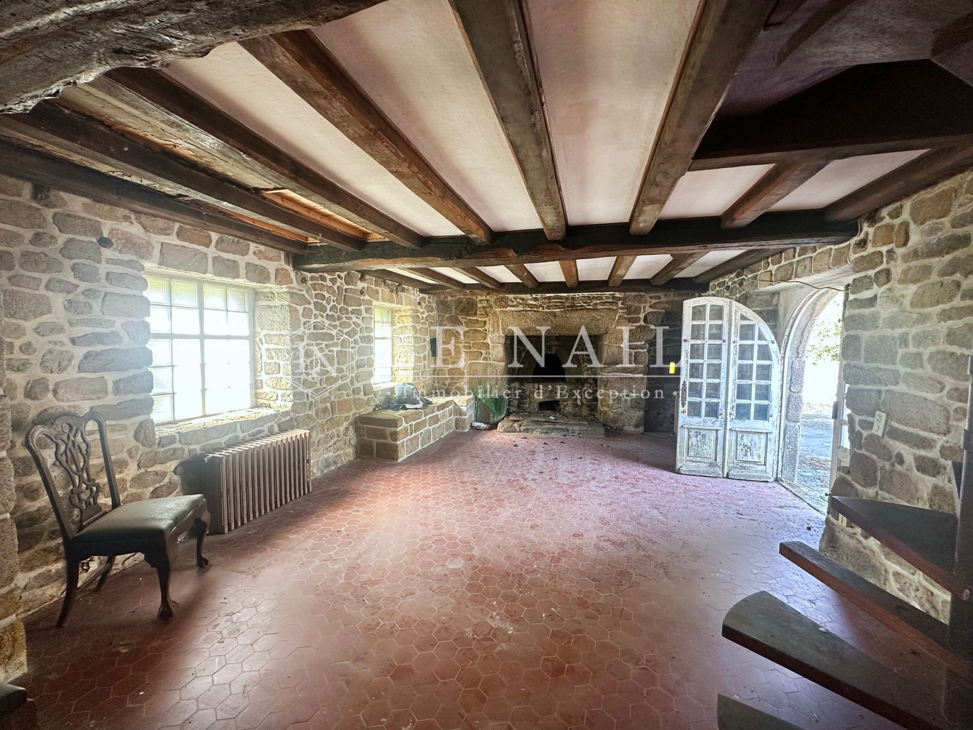 house 8 rooms for sale on PLOUHINEC (56680)
