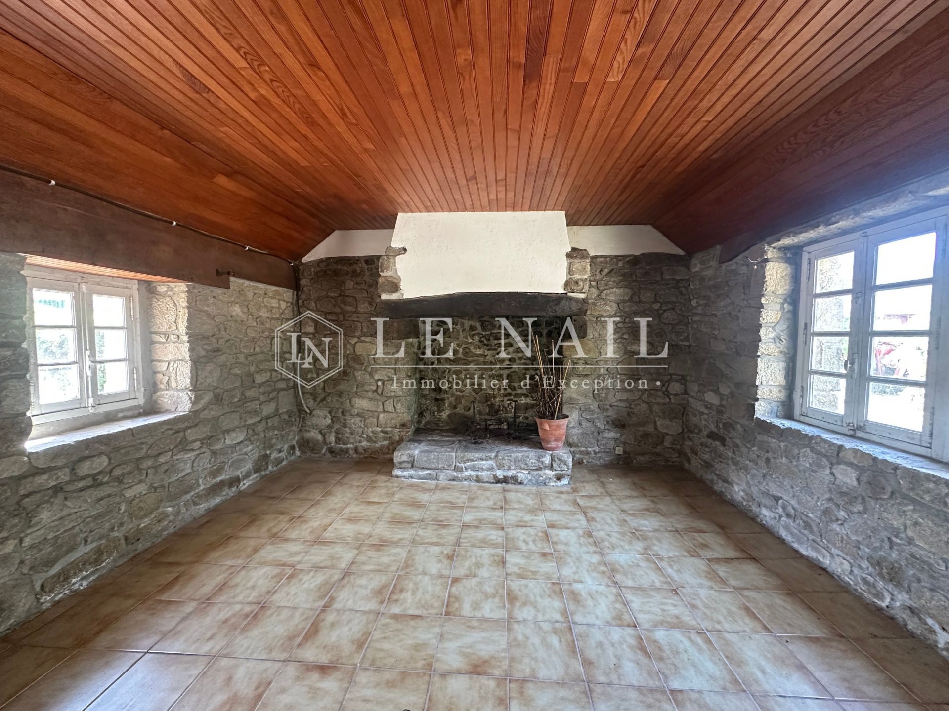 house 8 rooms for sale on PLOUHINEC (56680)