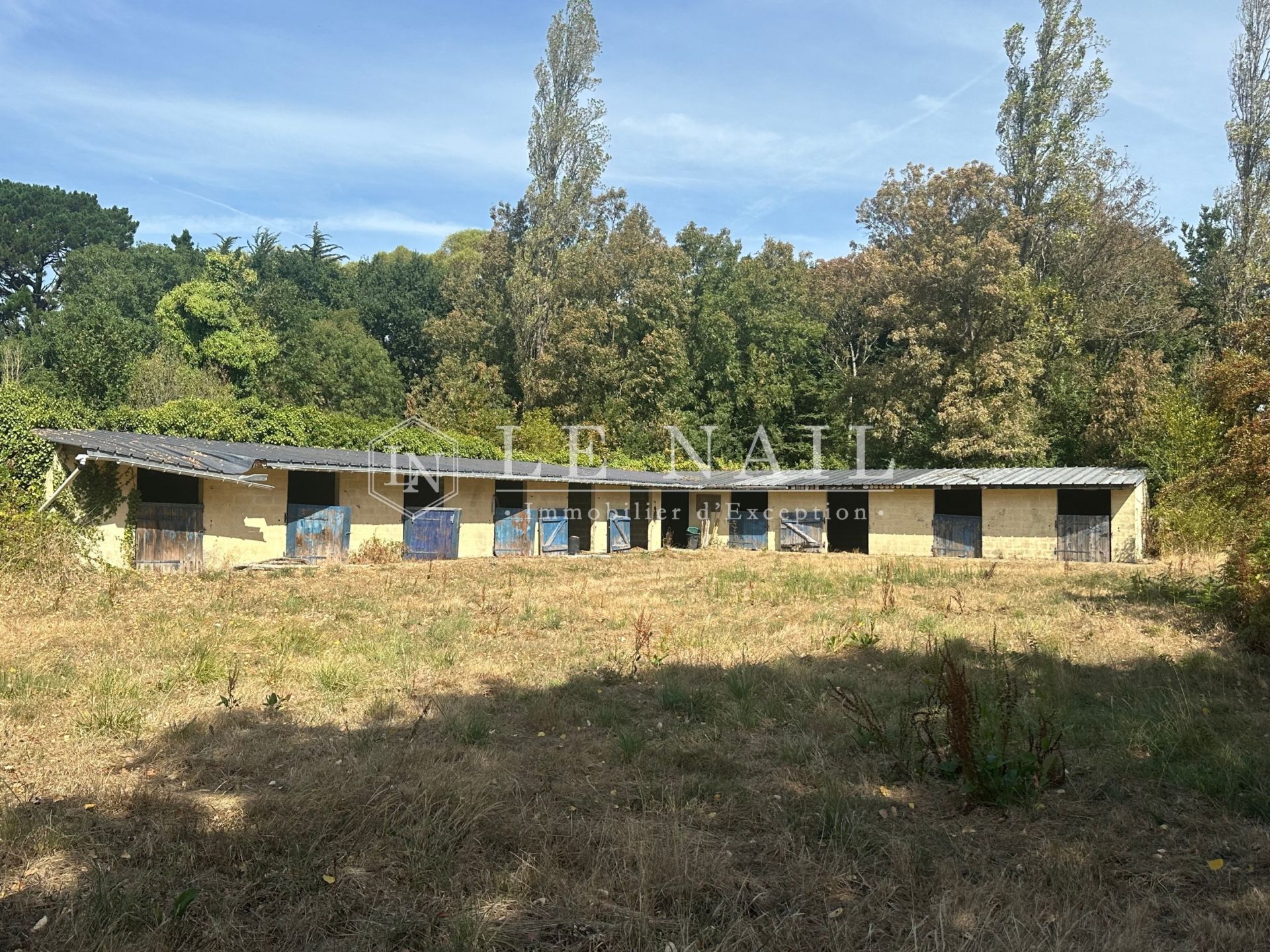 house 8 rooms for sale on PLOUHINEC (56680)
