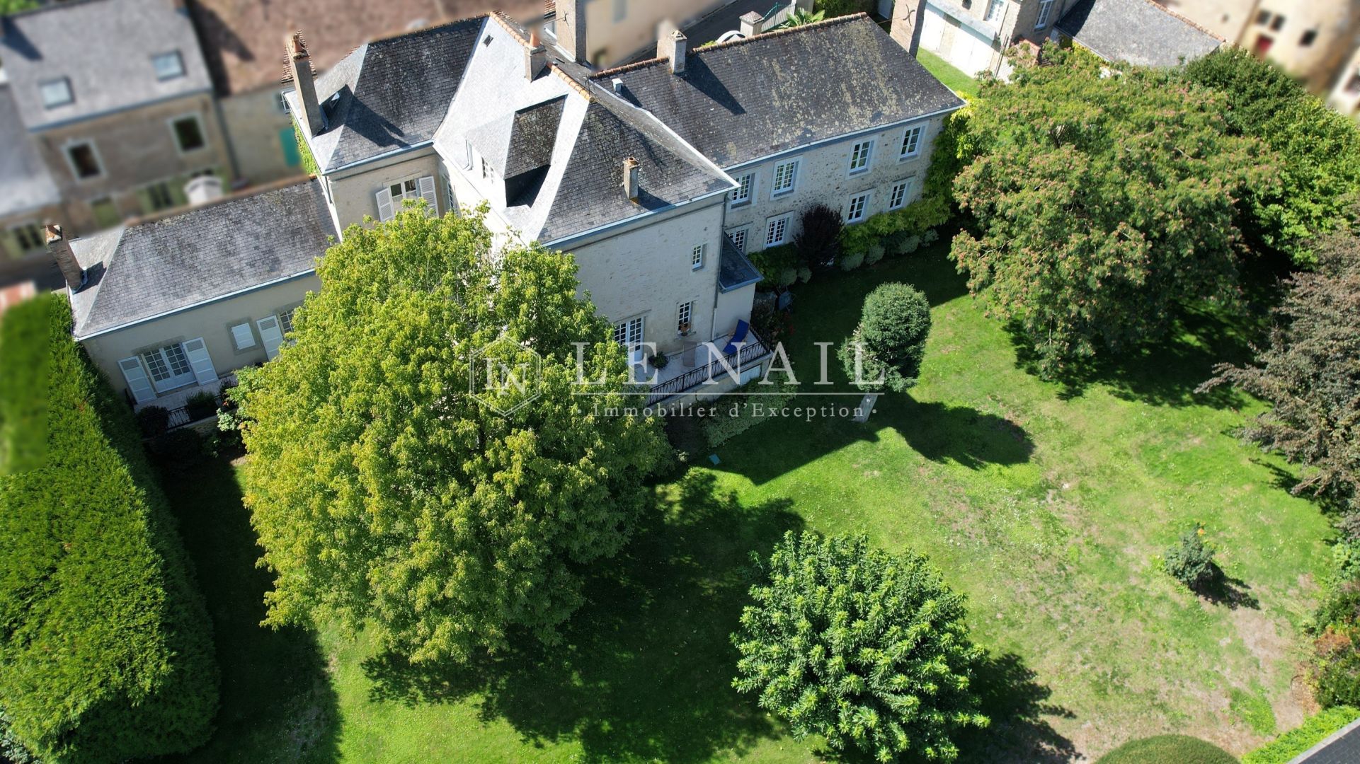 mansion 16 rooms for sale on SABLE SUR SARTHE (72300)