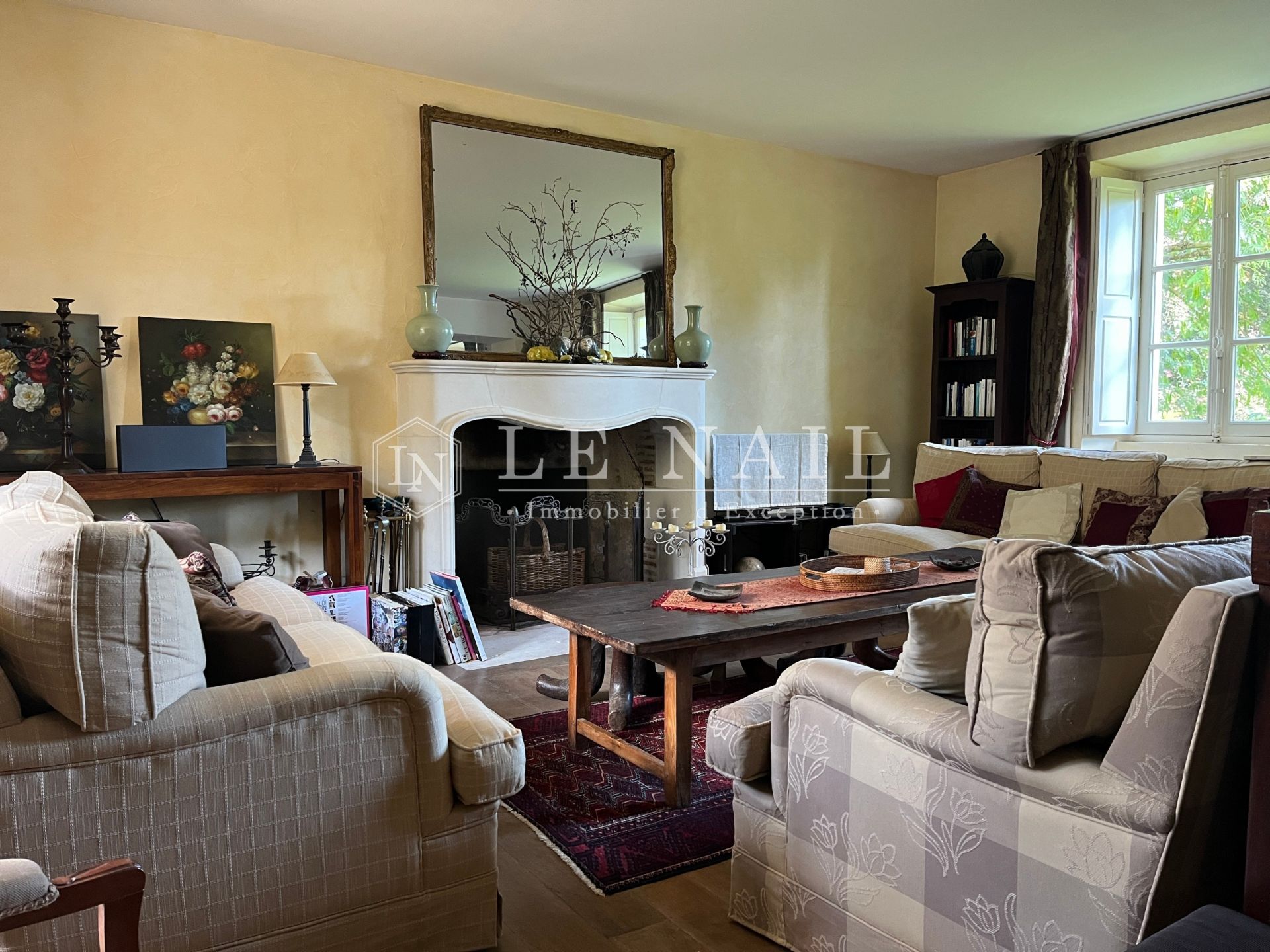 mansion 16 rooms for sale on SABLE SUR SARTHE (72300)