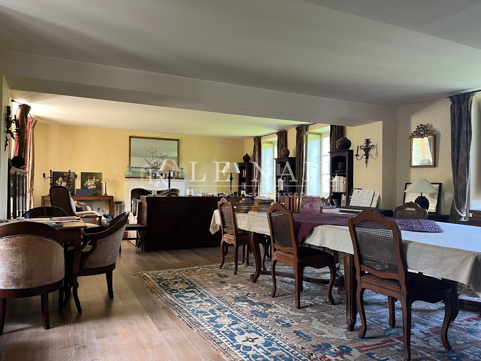 mansion 16 rooms for sale on SABLE SUR SARTHE (72300)