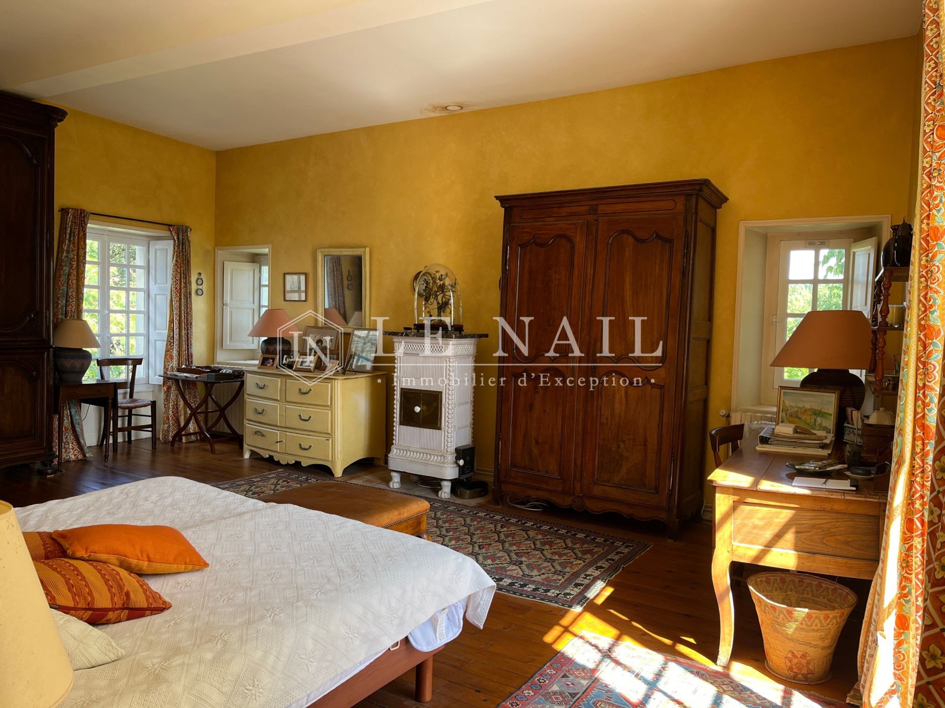 mansion 16 rooms for sale on SABLE SUR SARTHE (72300)