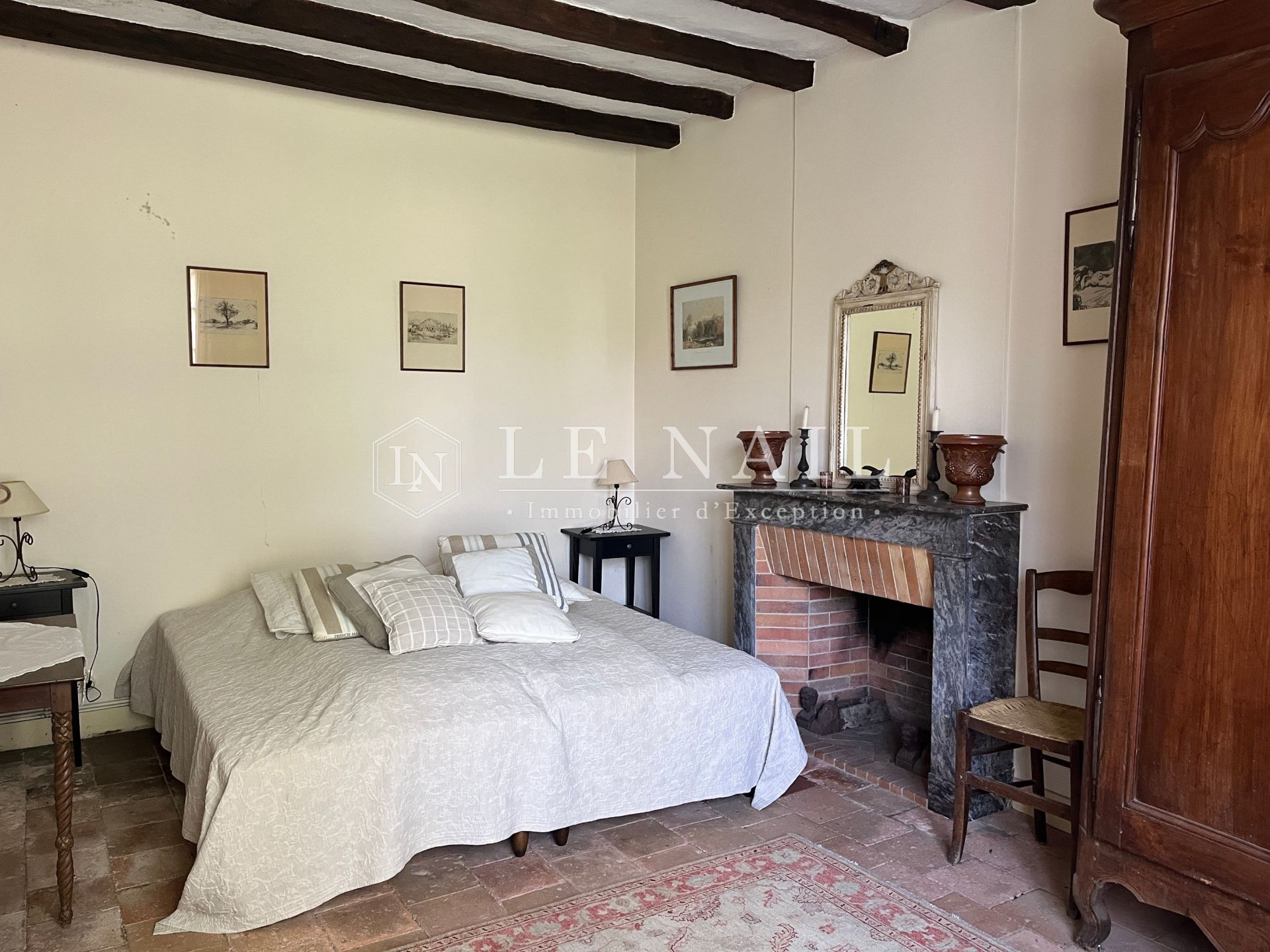 mansion 16 rooms for sale on SABLE SUR SARTHE (72300)