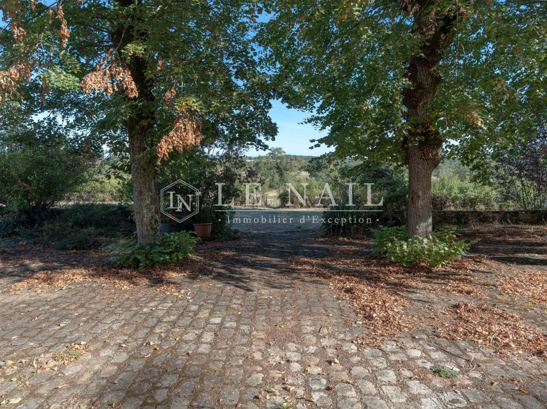 mansion 11 rooms for sale on ST POURCAIN SUR SIOULE (03500)