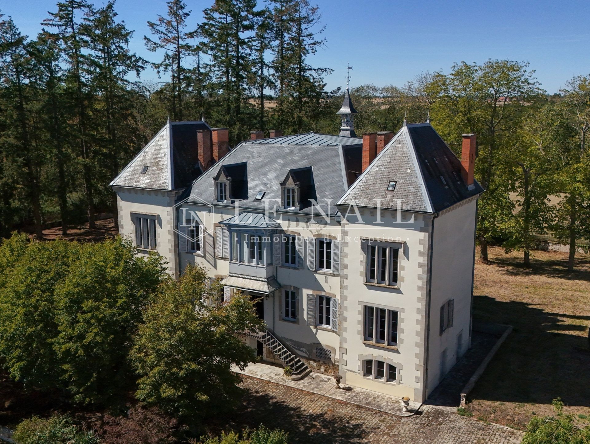 mansion 11 rooms for sale on ST POURCAIN SUR SIOULE (03500)