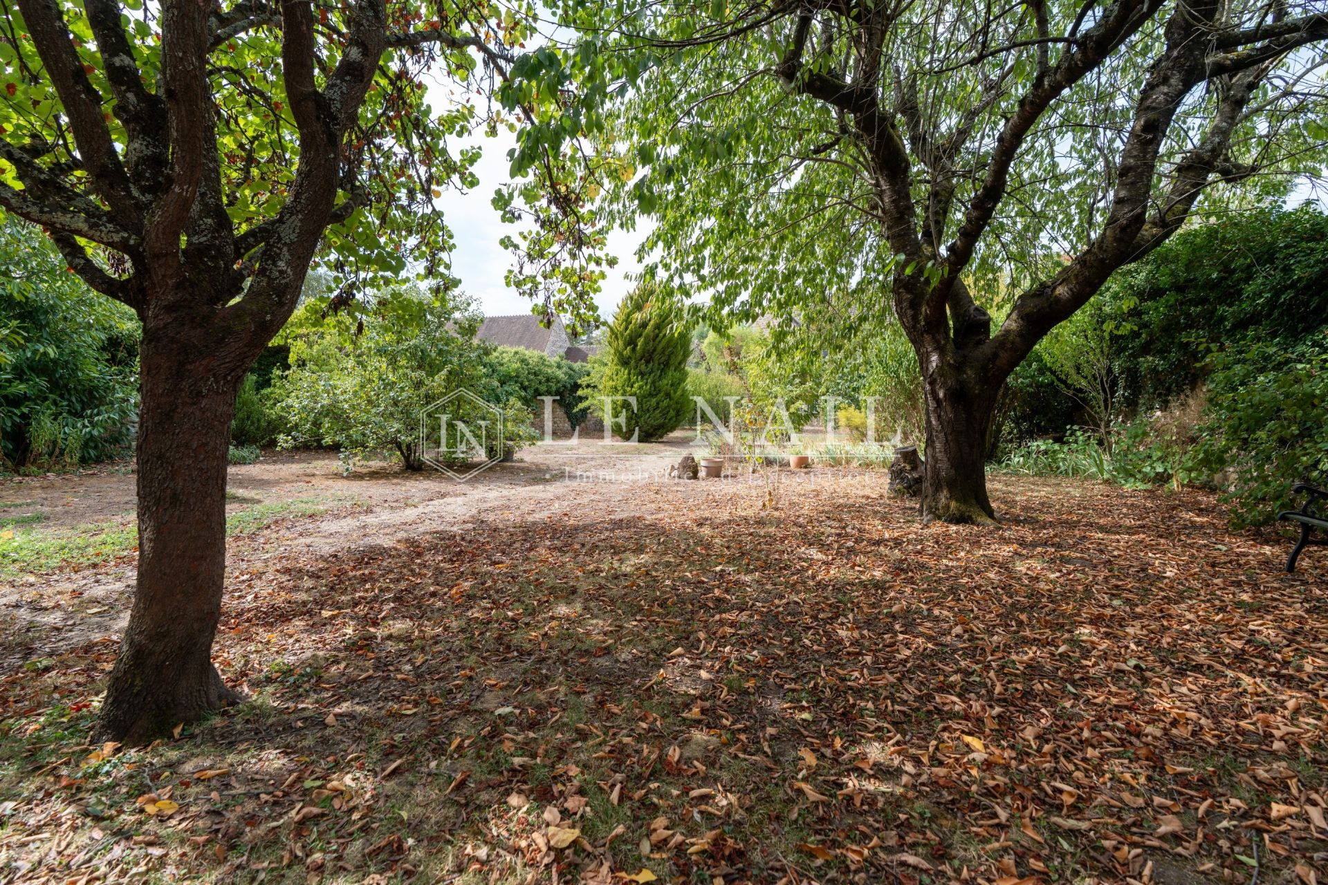 townhouse 4 rooms for sale on SOUVIGNY (03210)