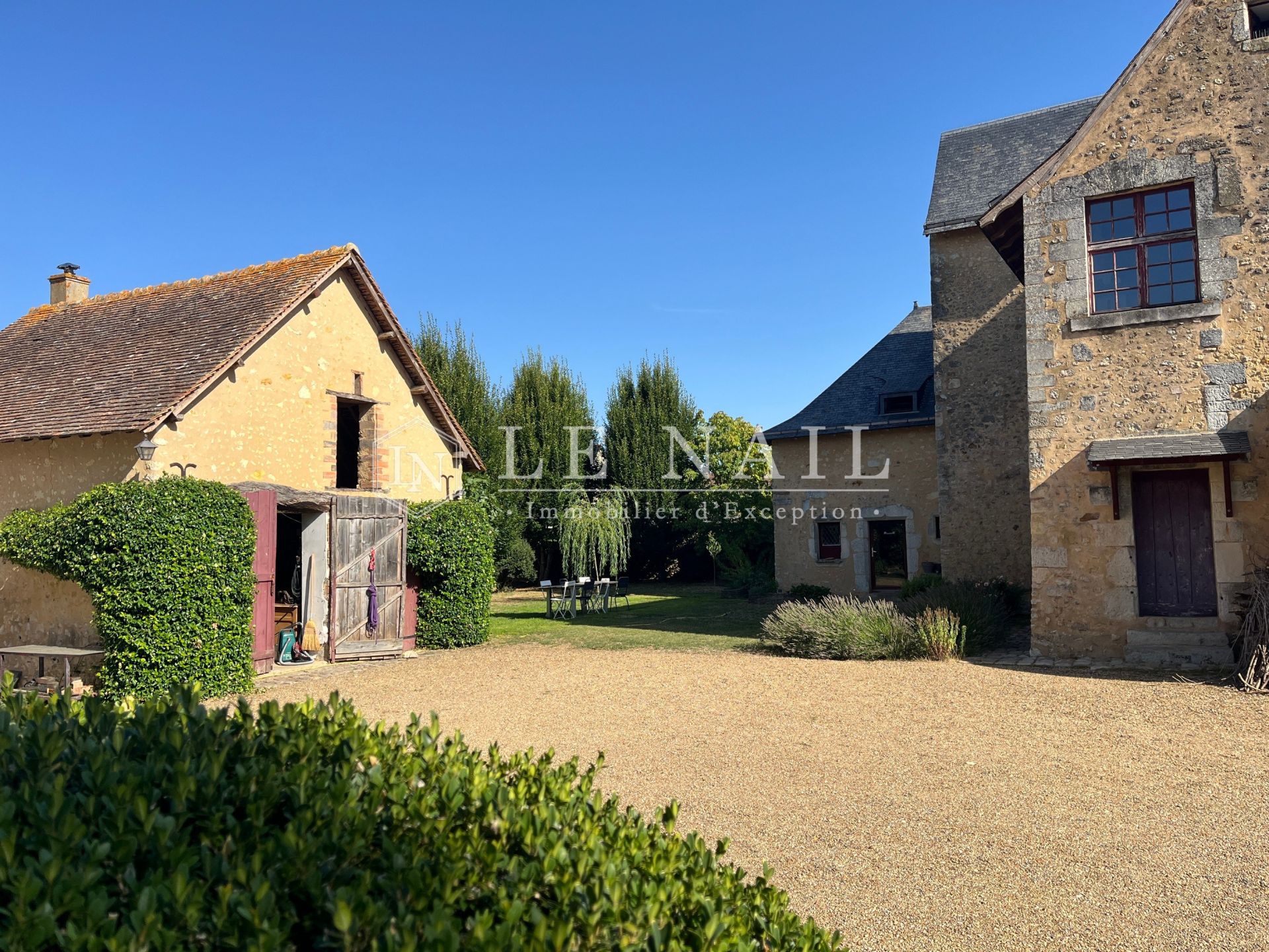 manoir 8 pièces en vente à LA FLECHE (72200)