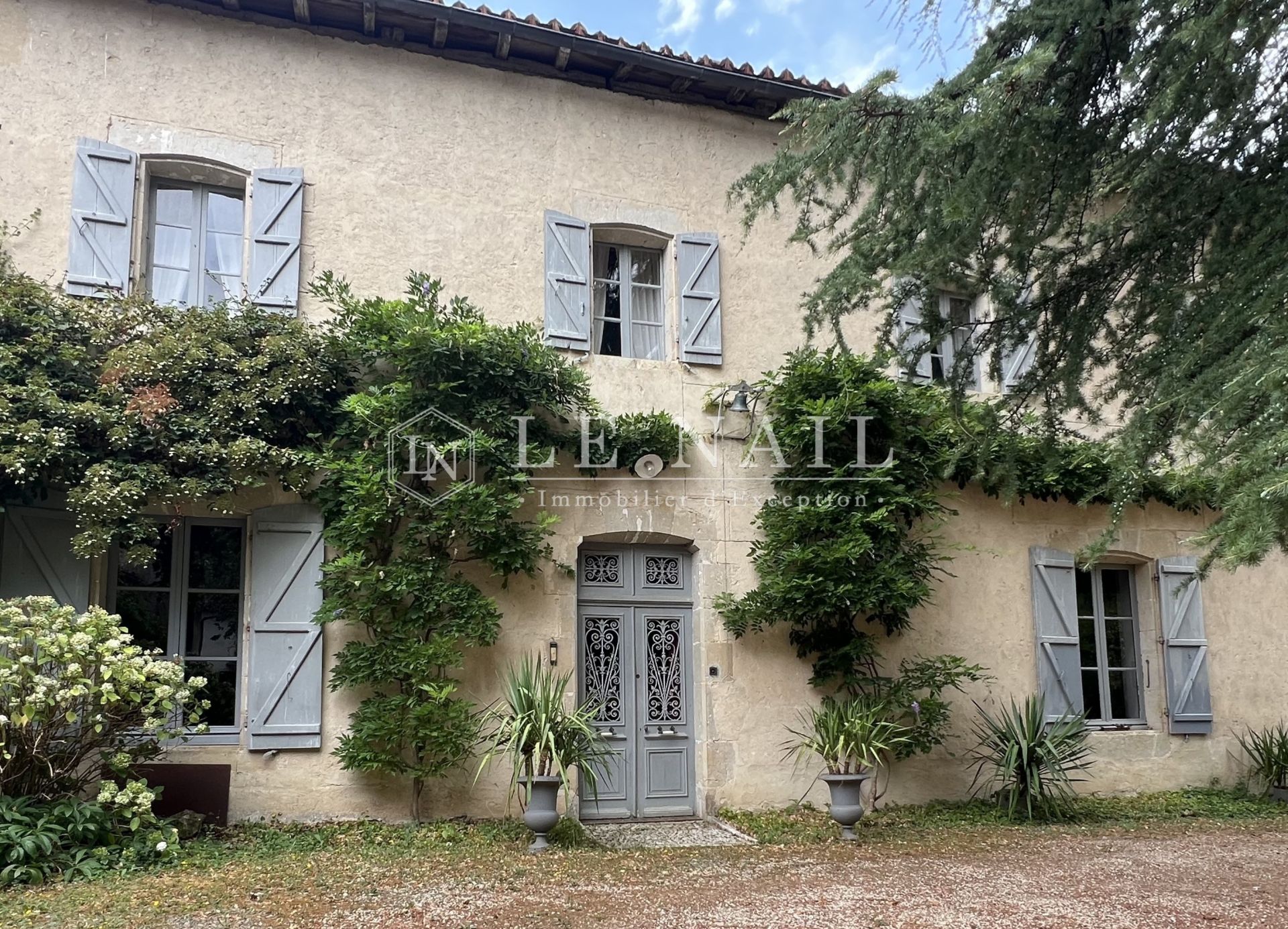 property 14 rooms for sale on ANGOULEME (16000)
