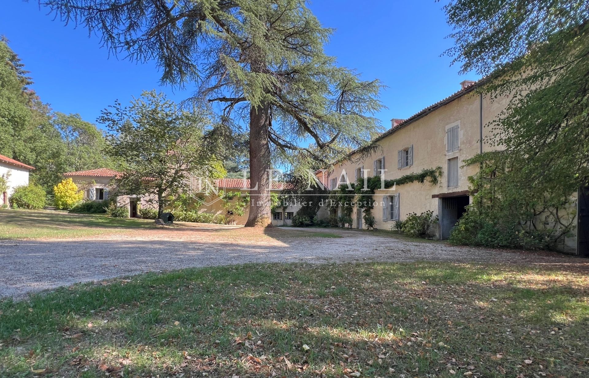 property 14 rooms for sale on ANGOULEME (16000)
