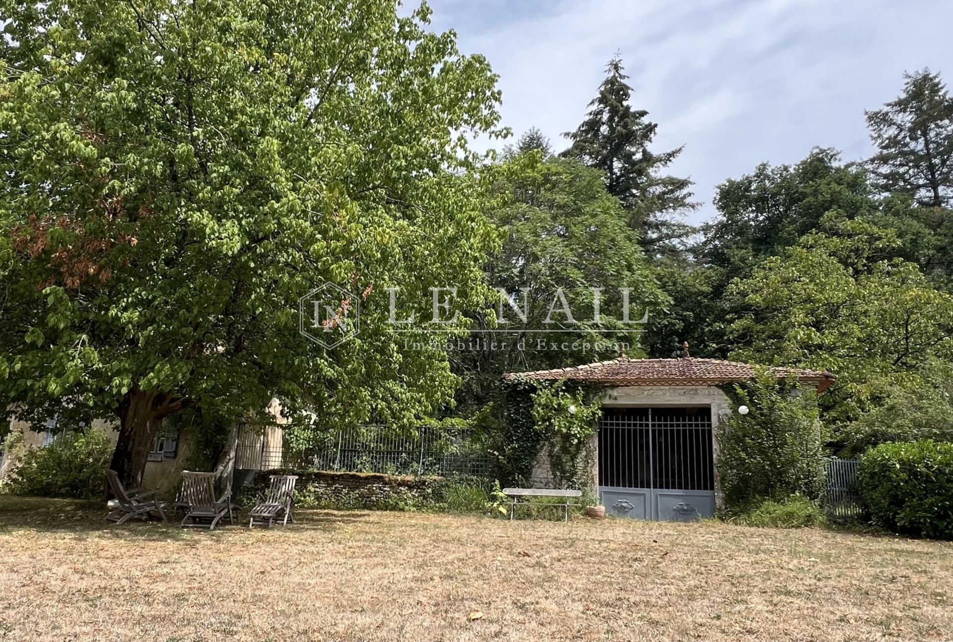 property 14 rooms for sale on ANGOULEME (16000)