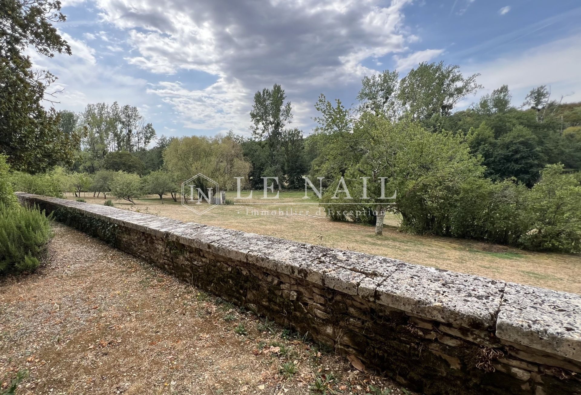 property 14 rooms for sale on ANGOULEME (16000)