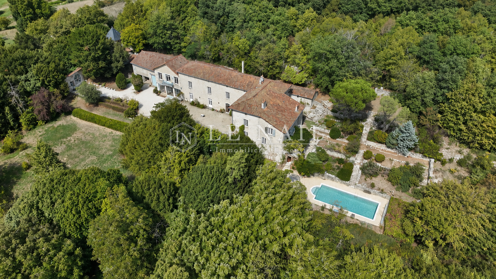 house 17 rooms for sale on RUFFEC (16700)