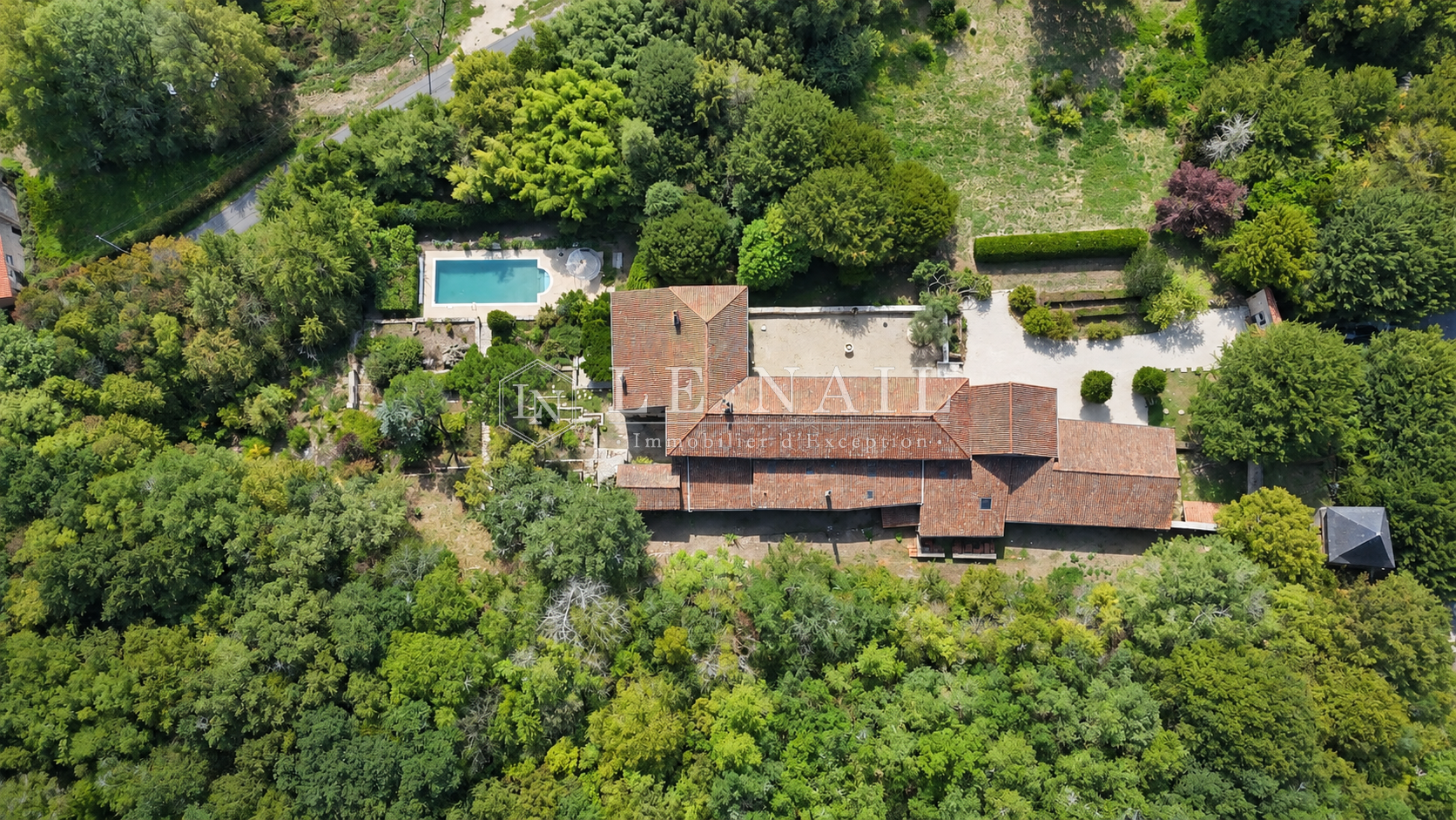 house 17 rooms for sale on RUFFEC (16700)