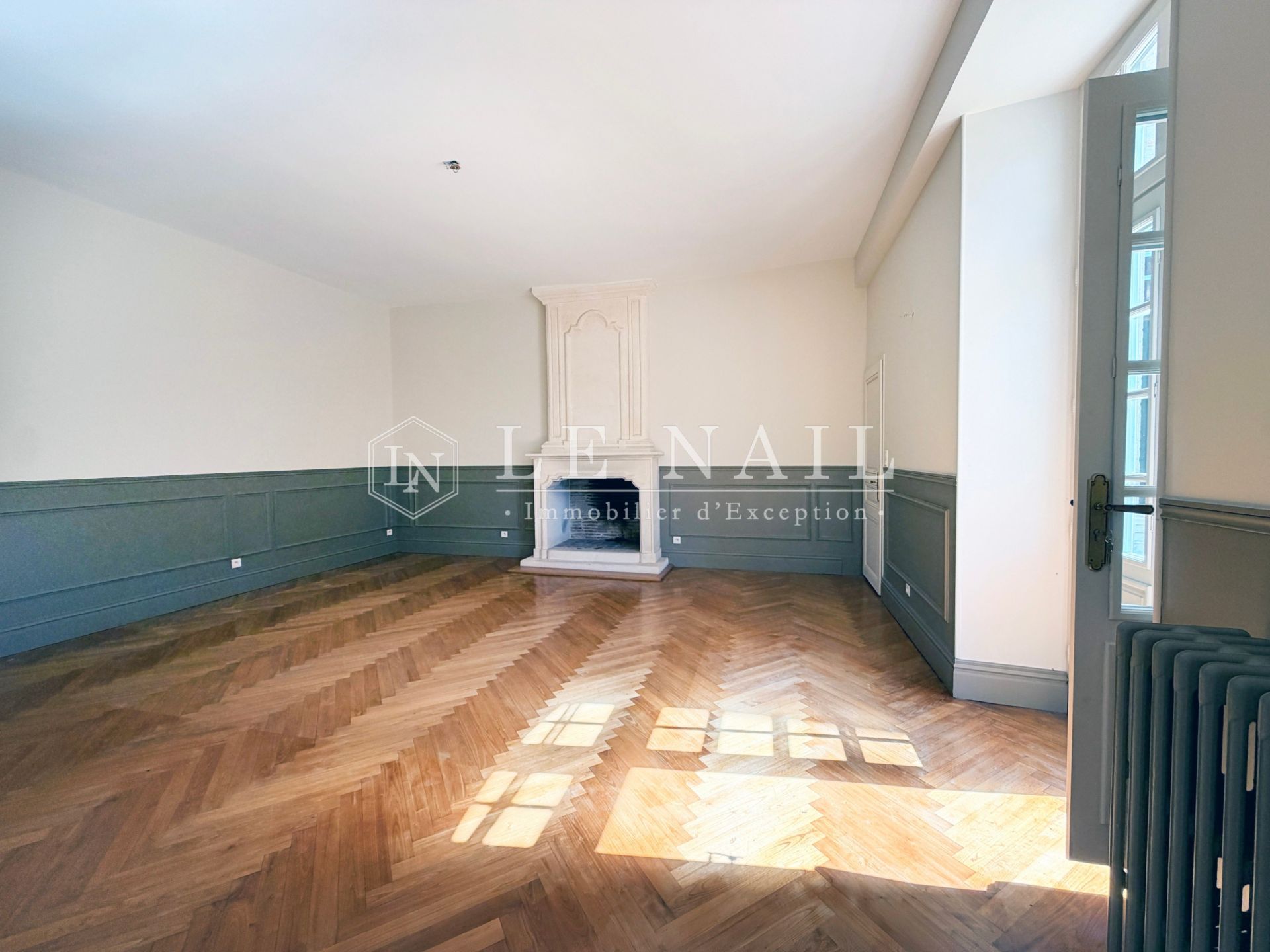 house 17 rooms for sale on RUFFEC (16700)