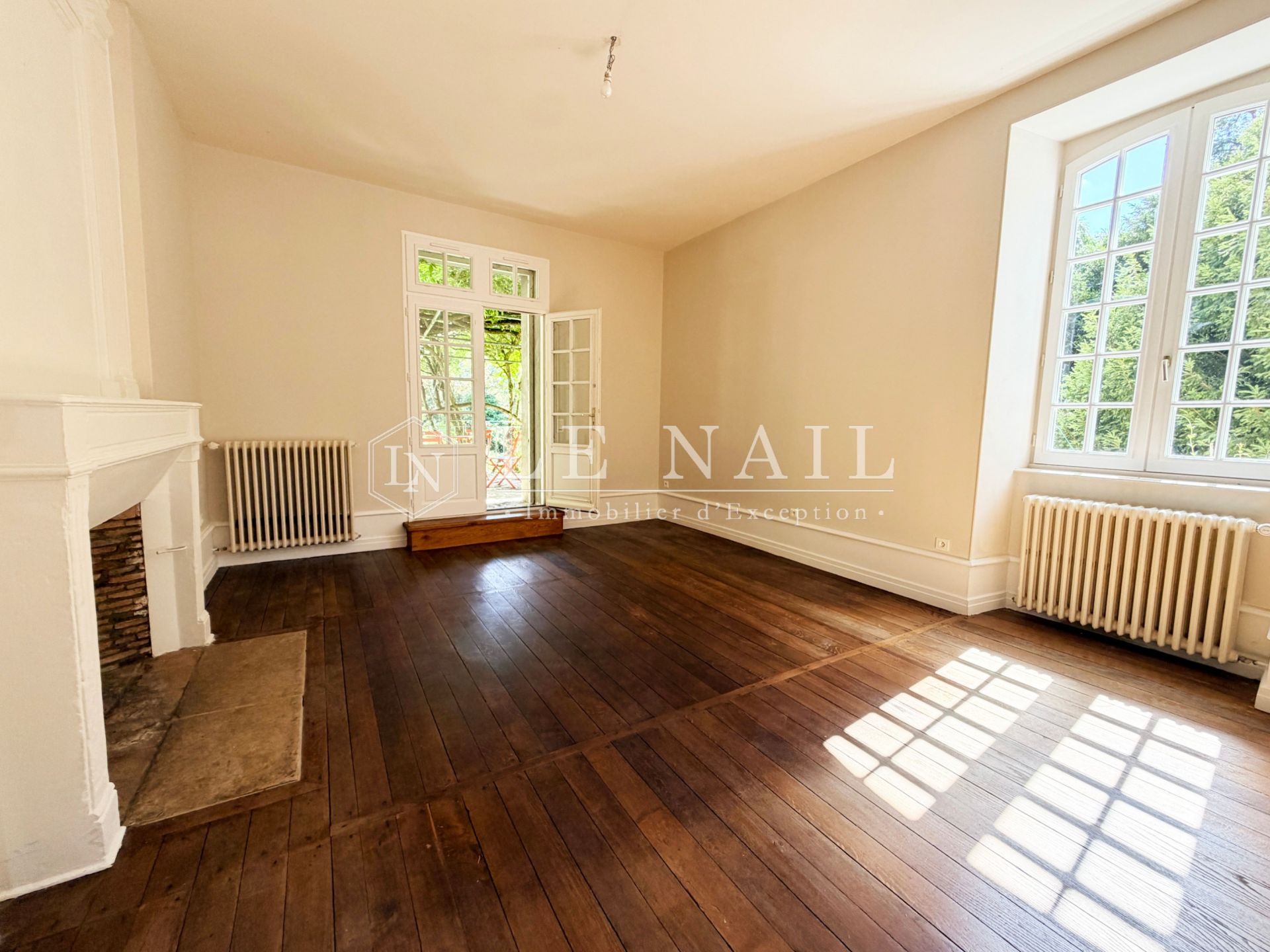 house 17 rooms for sale on RUFFEC (16700)