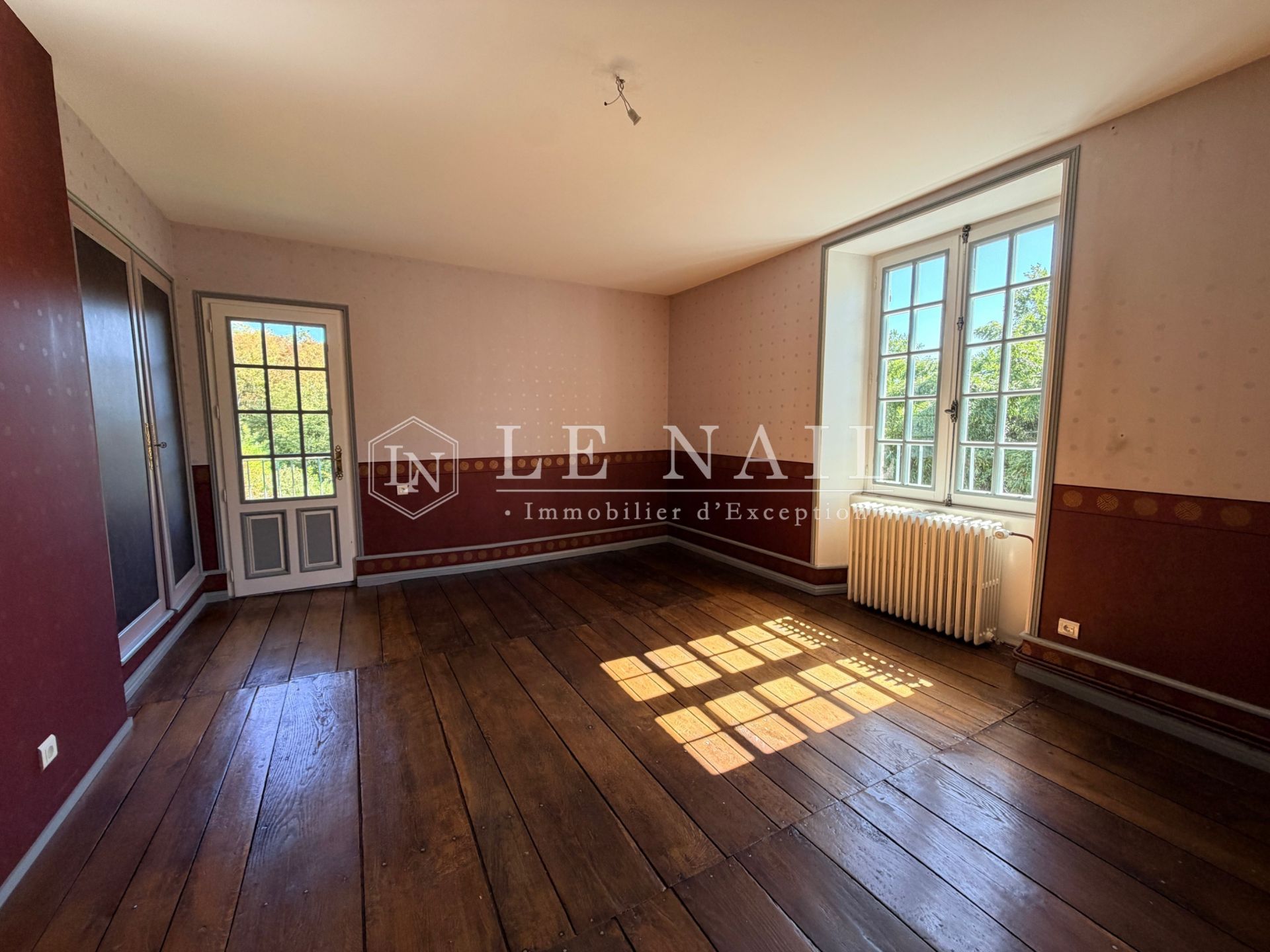 house 17 rooms for sale on RUFFEC (16700)