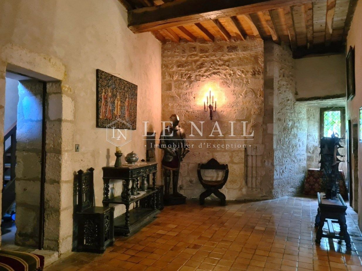 castle 12 rooms for sale on SAINTES (17100)