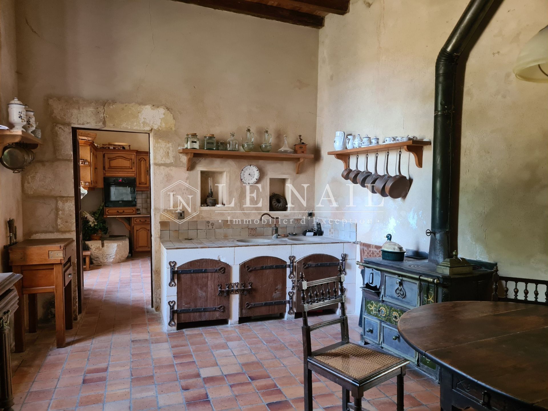 castle 12 rooms for sale on SAINTES (17100)