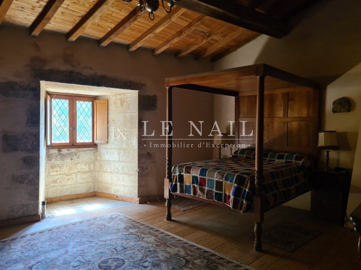 castle 12 rooms for sale on SAINTES (17100)