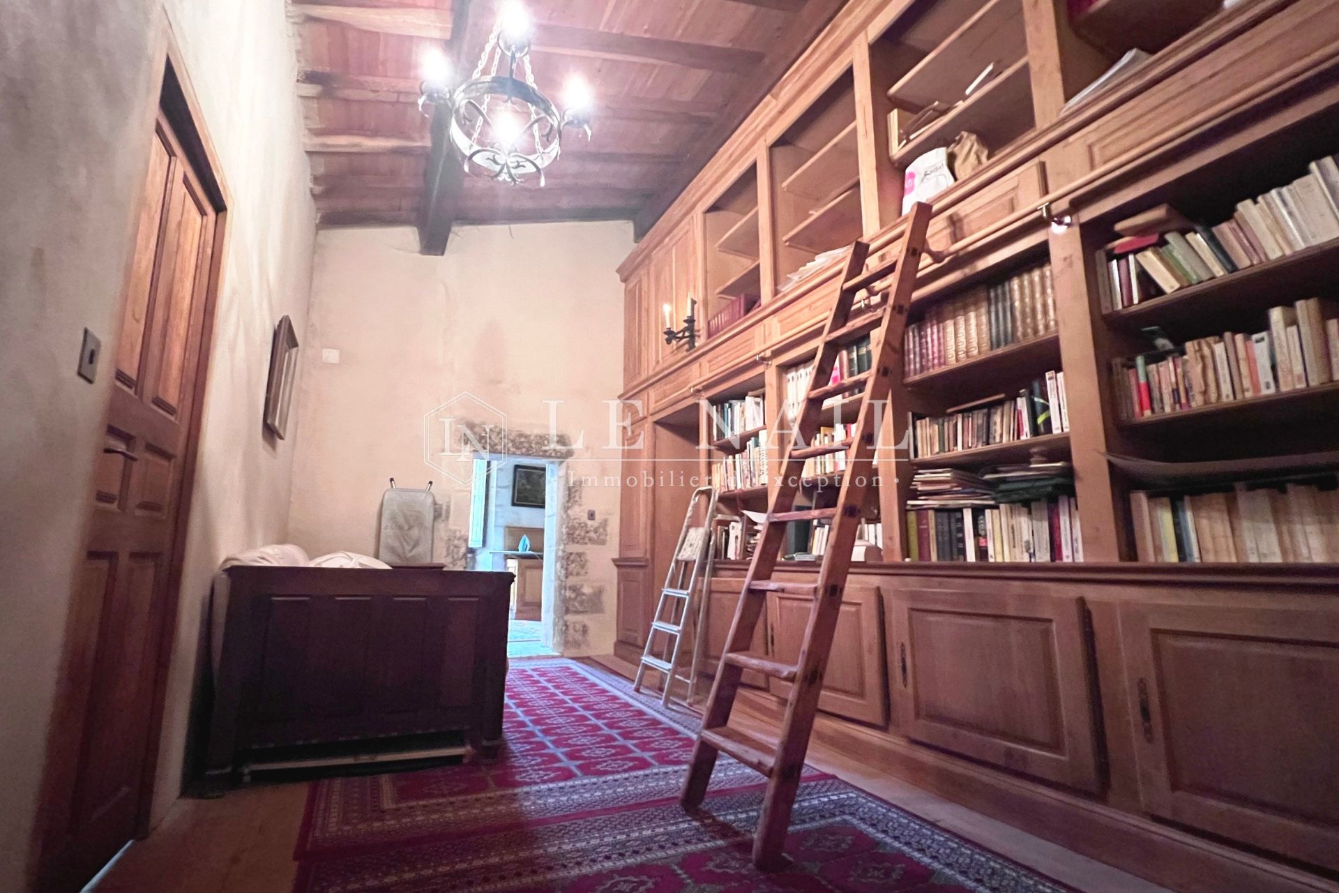 castle 12 rooms for sale on SAINTES (17100)