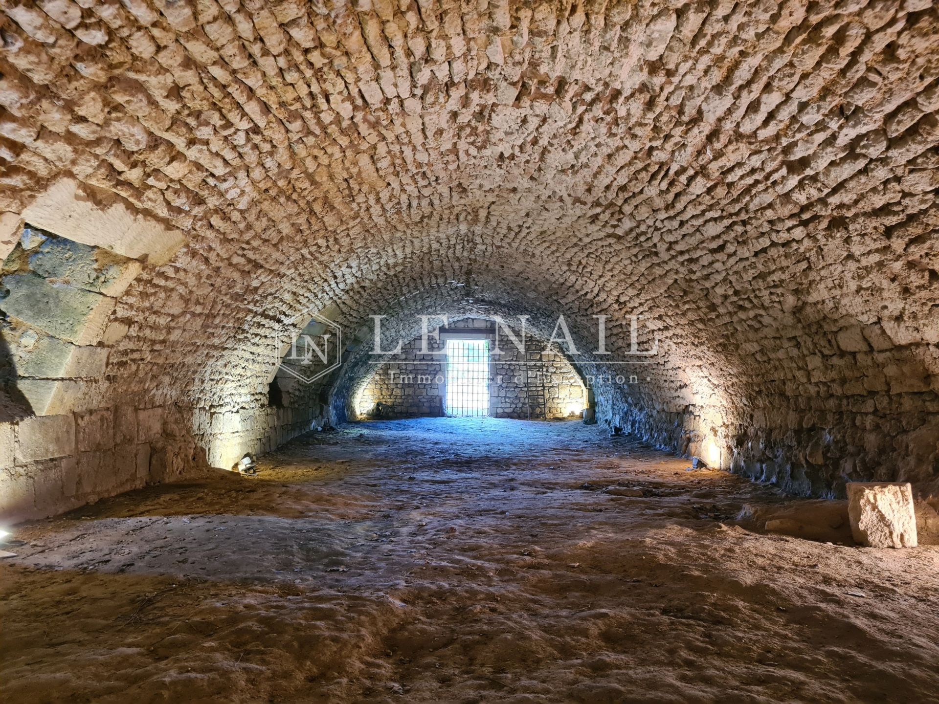 castle 12 rooms for sale on SAINTES (17100)