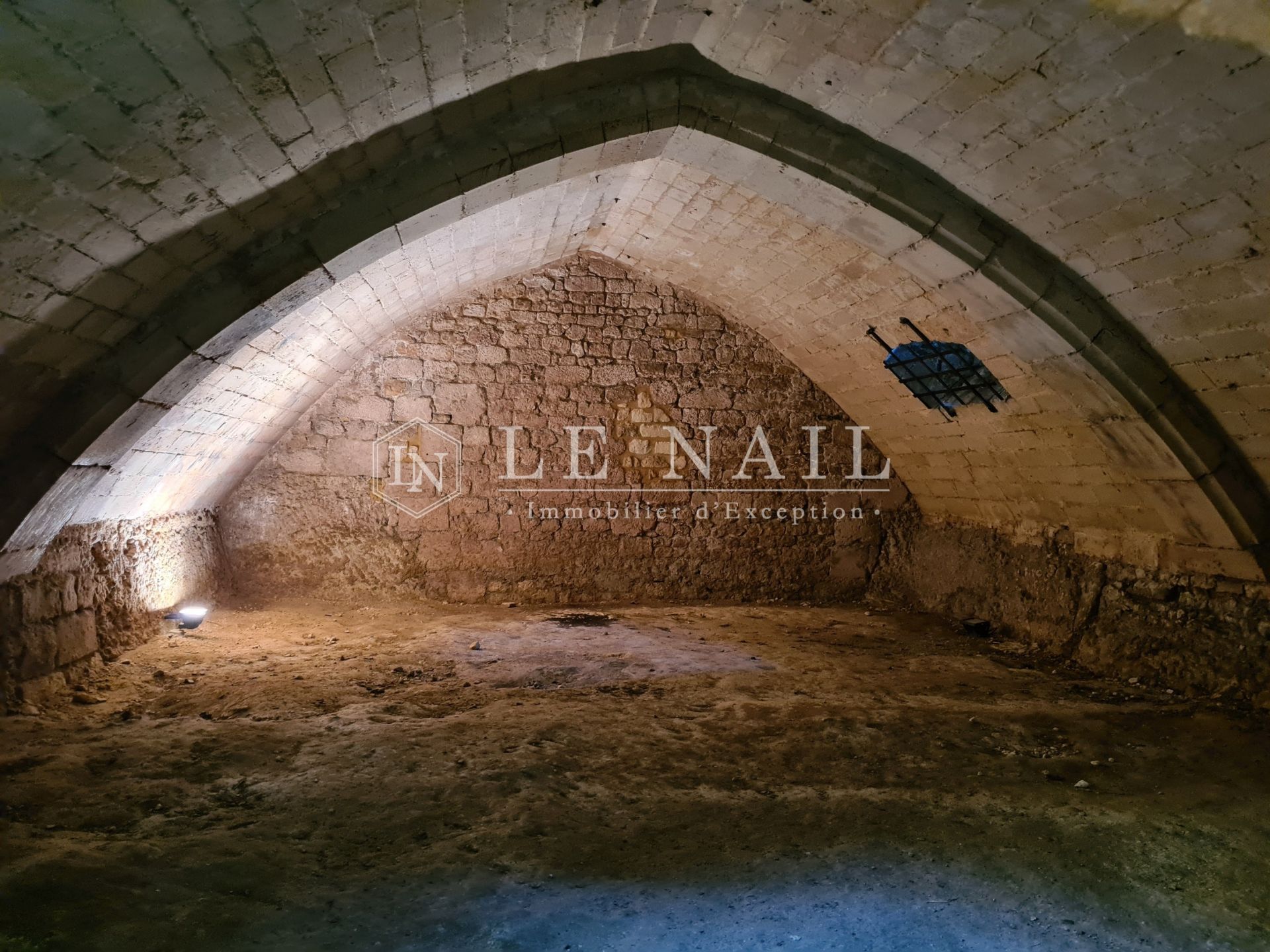 castle 12 rooms for sale on SAINTES (17100)
