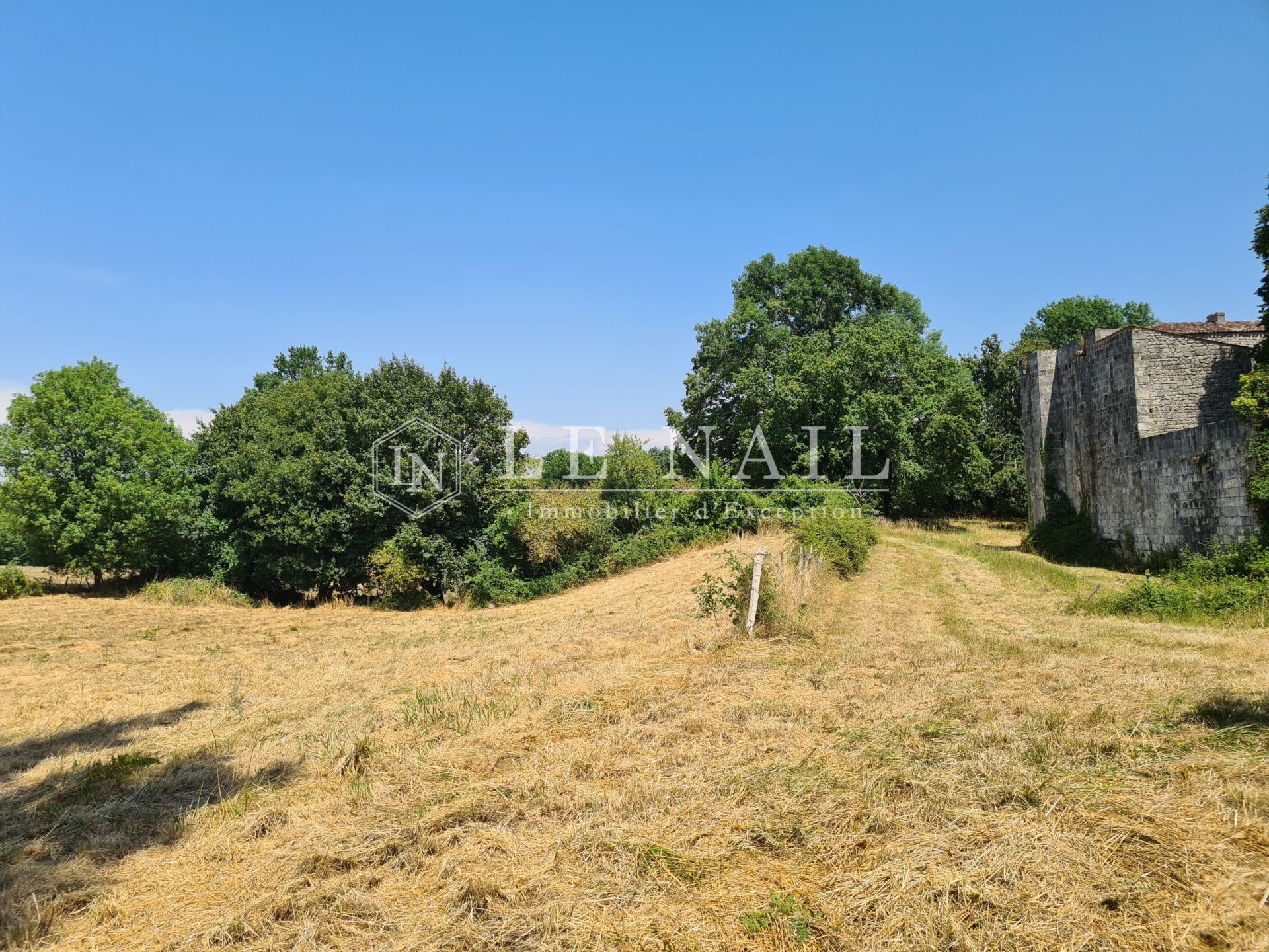 castle 12 rooms for sale on SAINTES (17100)