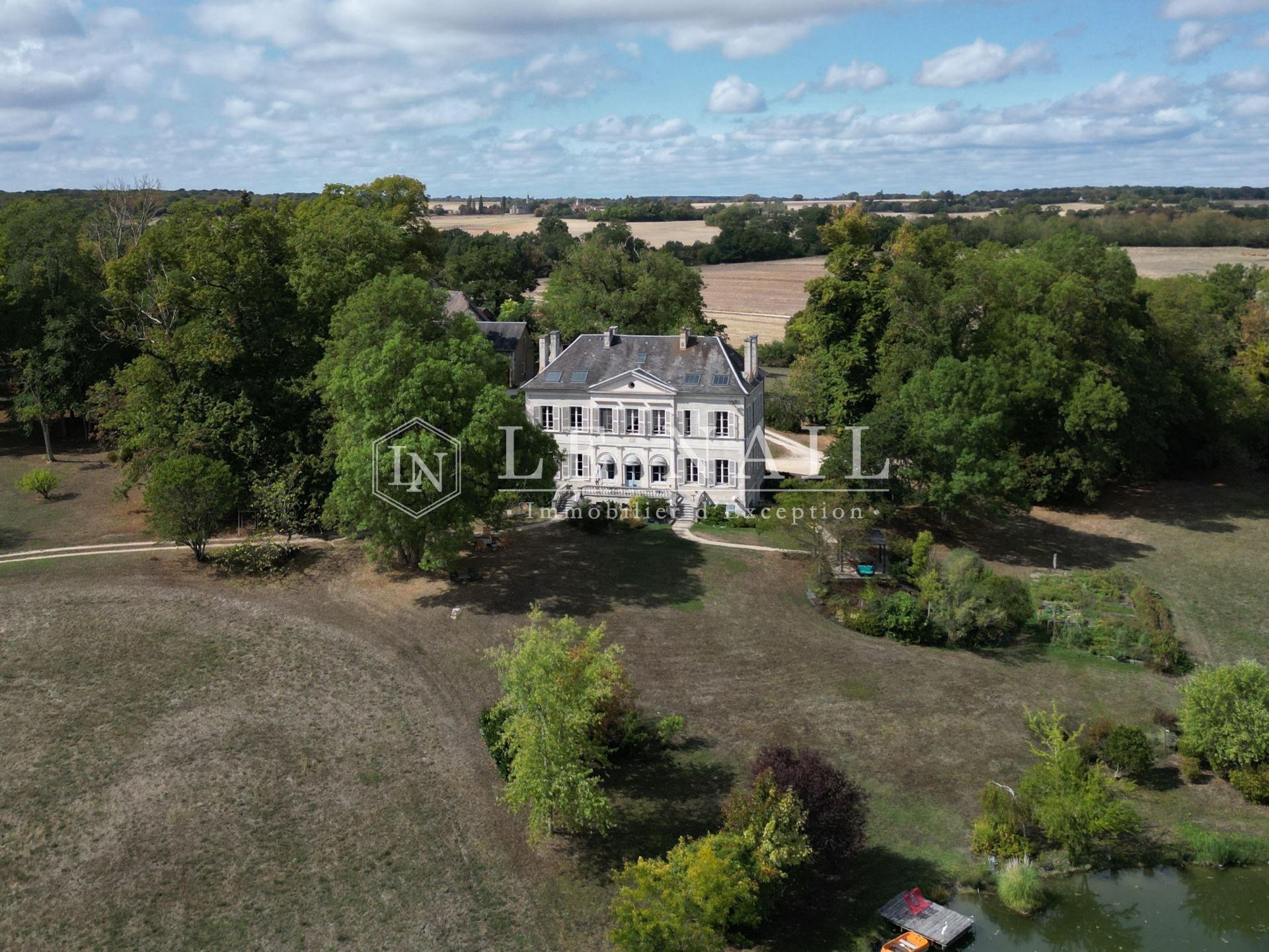 castle 14 rooms for sale on BOURGES (18000)