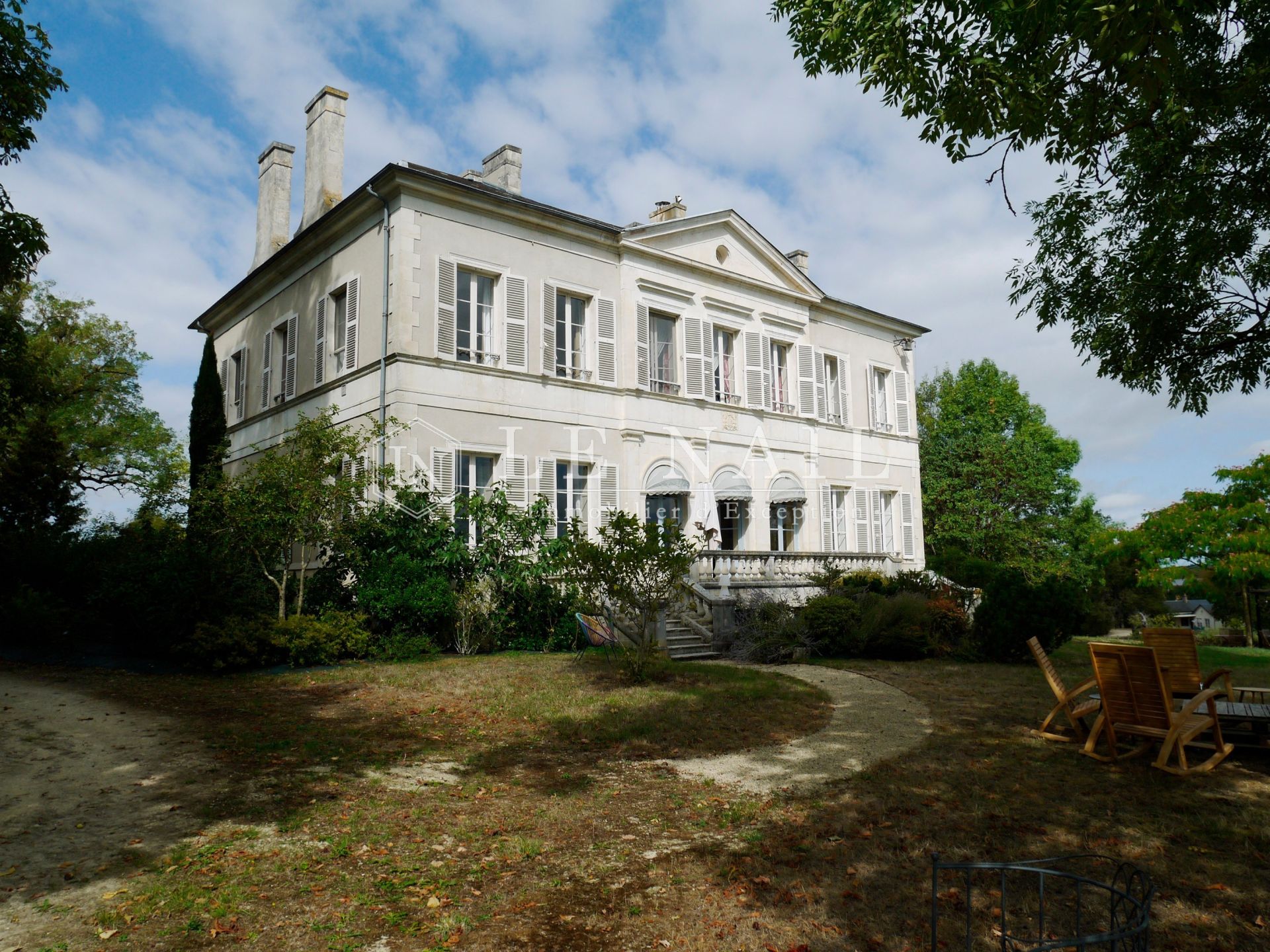 castle 14 rooms for sale on BOURGES (18000)
