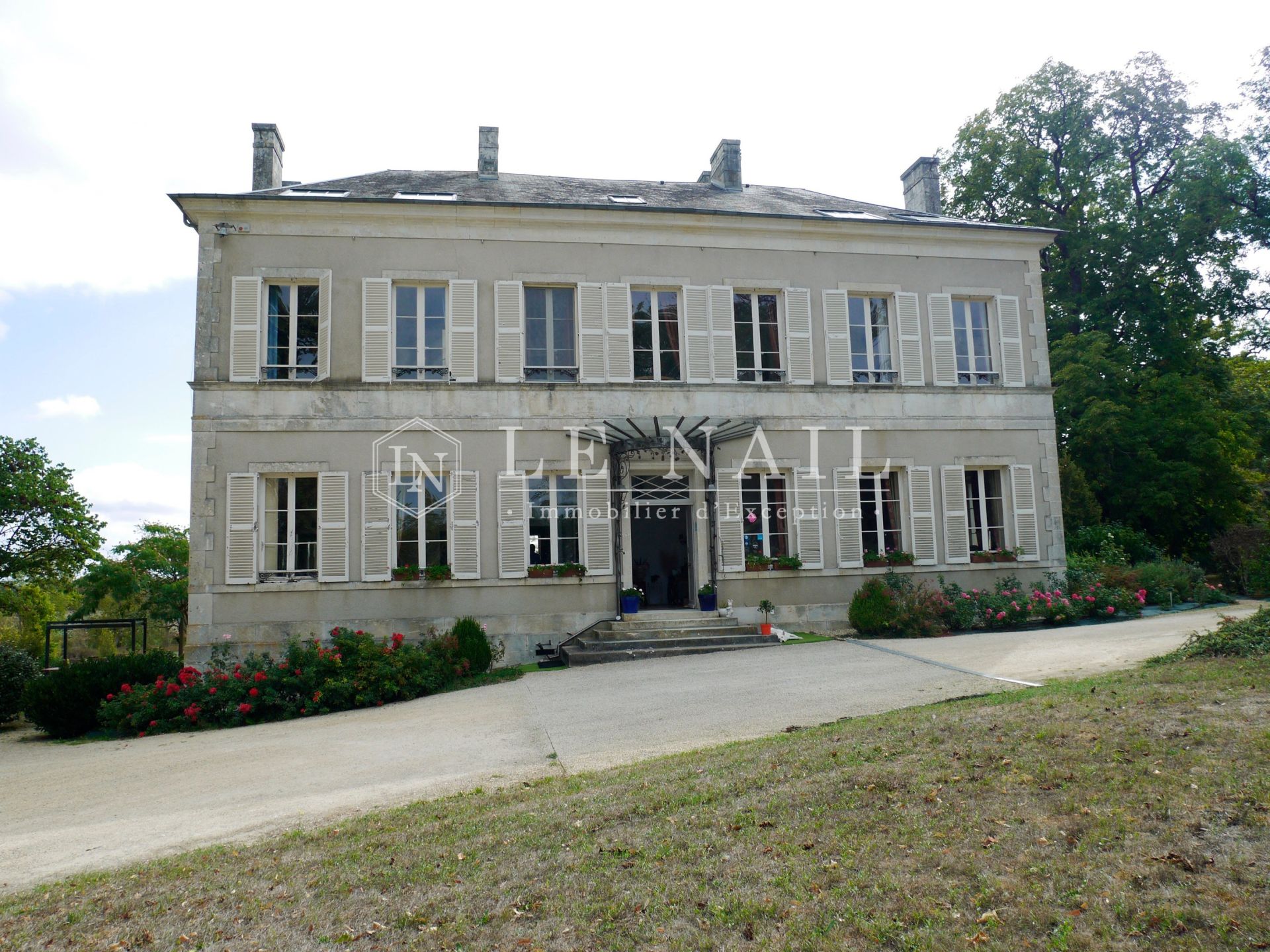 castle 14 rooms for sale on BOURGES (18000)