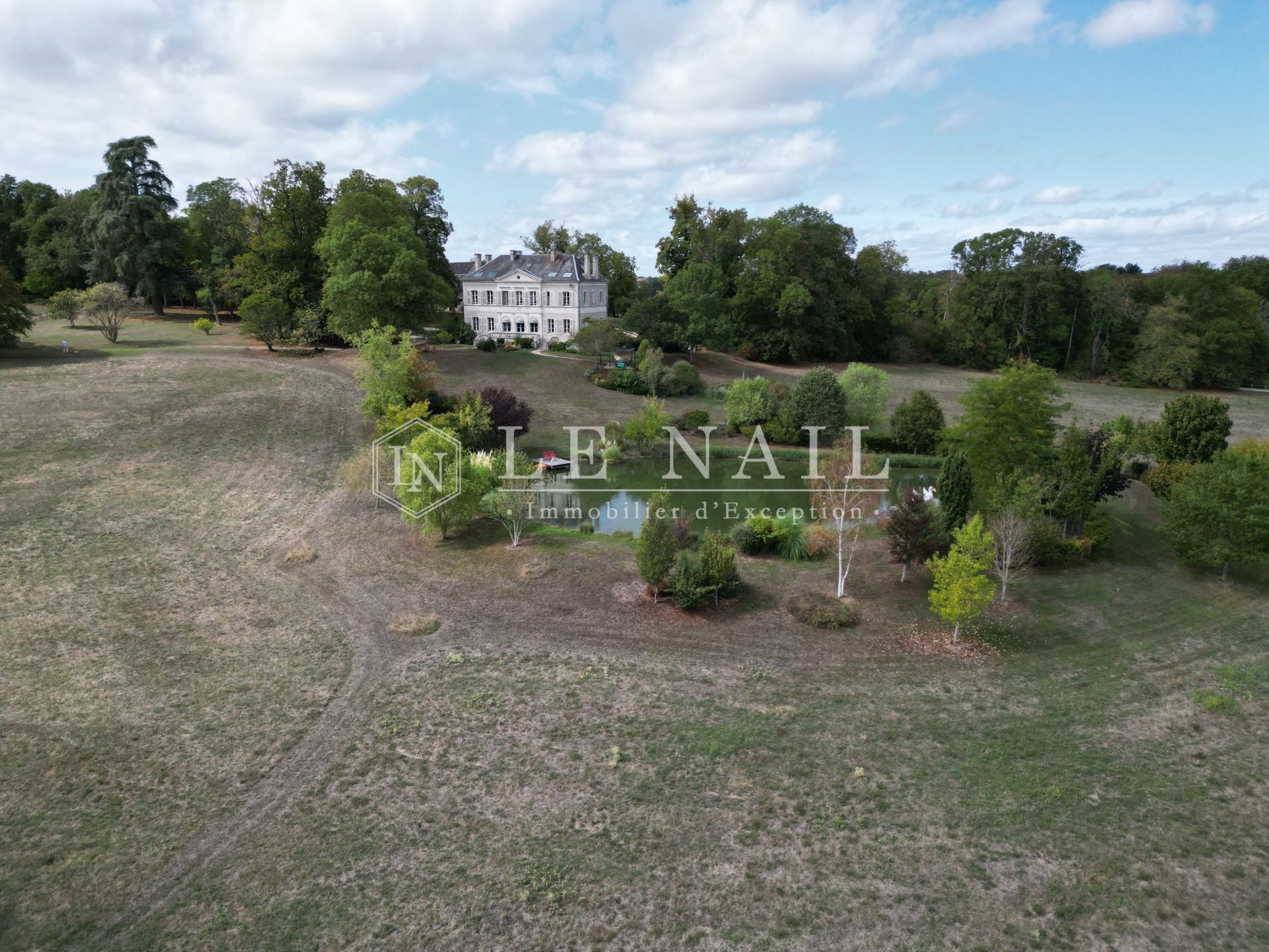 castle 14 rooms for sale on BOURGES (18000)
