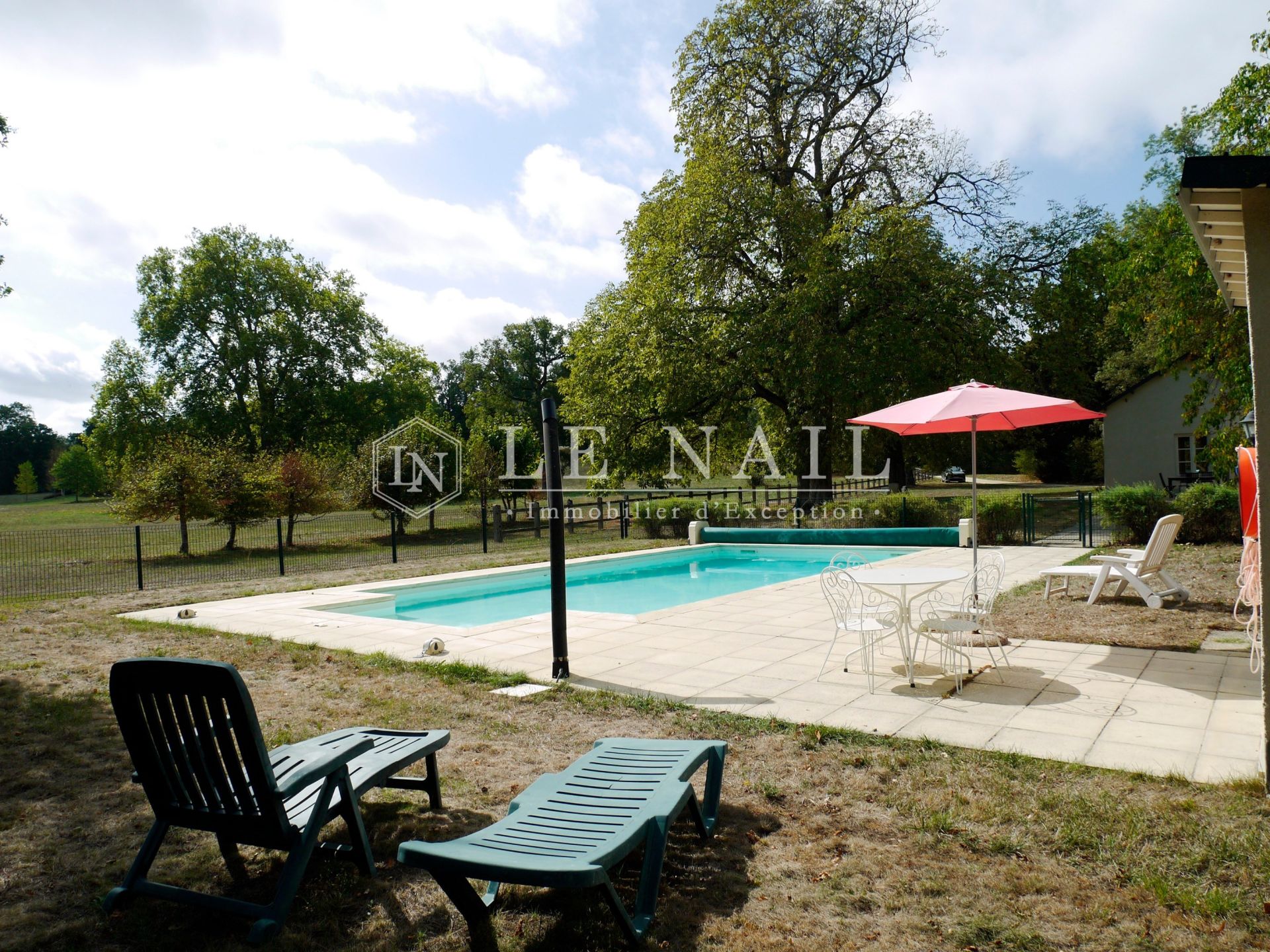 castle 14 rooms for sale on BOURGES (18000)