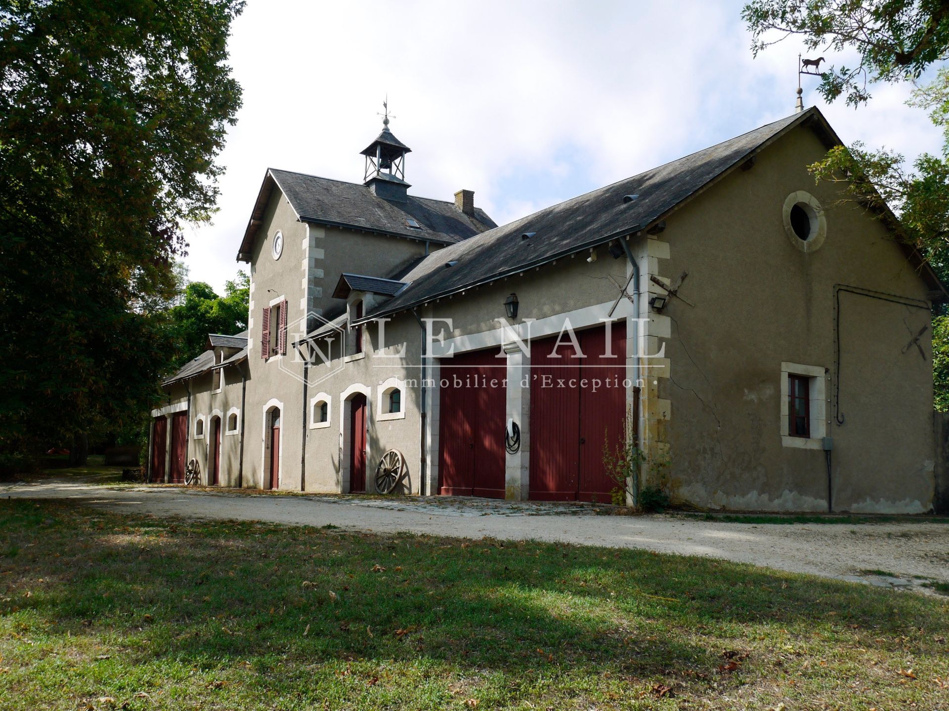 castle 14 rooms for sale on BOURGES (18000)