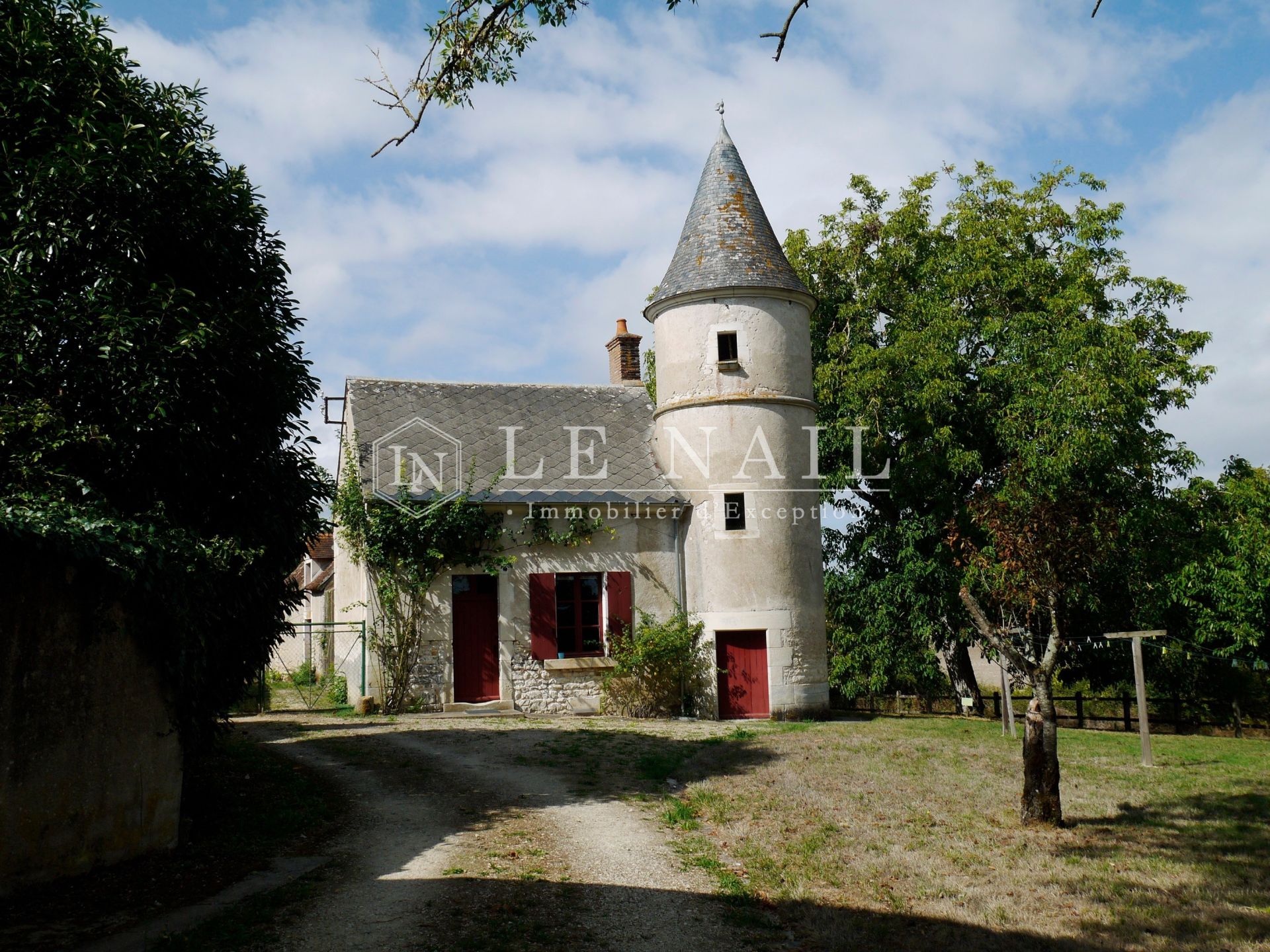 castle 14 rooms for sale on BOURGES (18000)