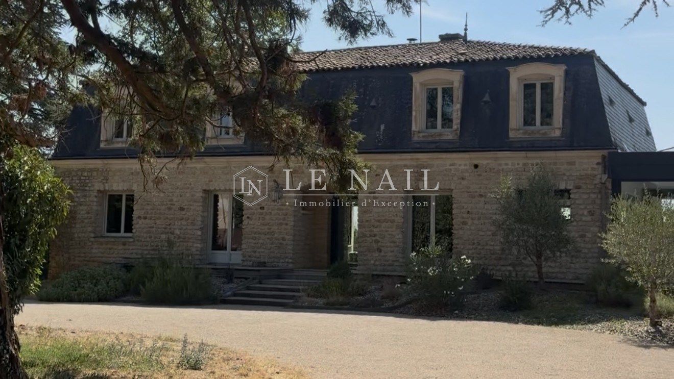 property 8 rooms for sale on POITIERS (86000)
