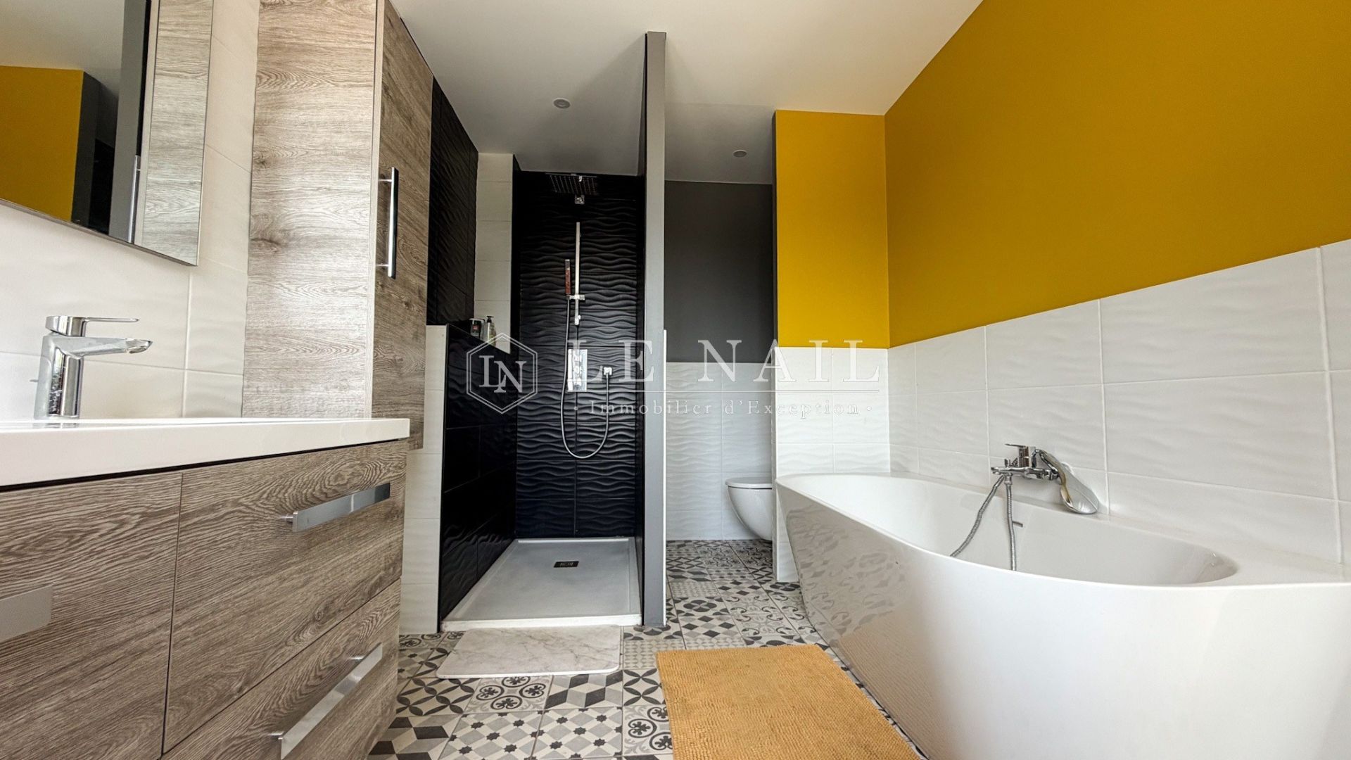 property 8 rooms for sale on POITIERS (86000)