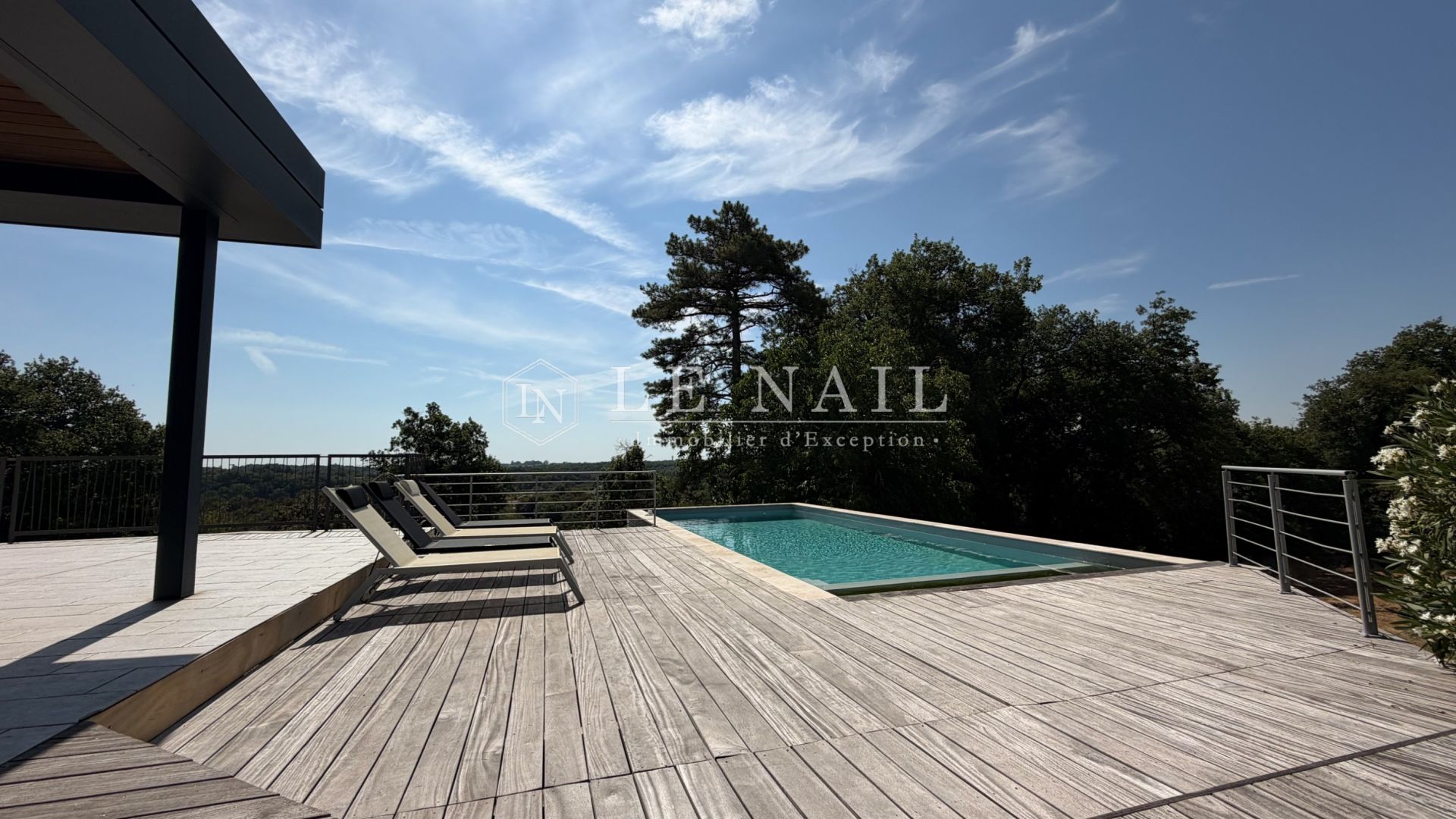 property 8 rooms for sale on POITIERS (86000)