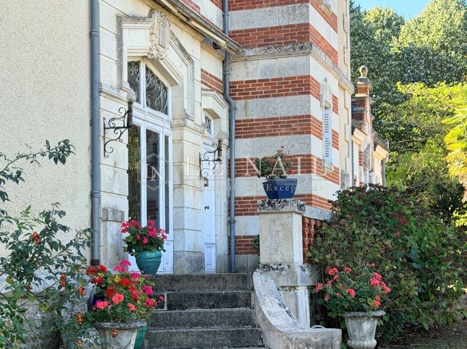 castle 13 rooms for sale on ST MAIXENT L ECOLE (79400)