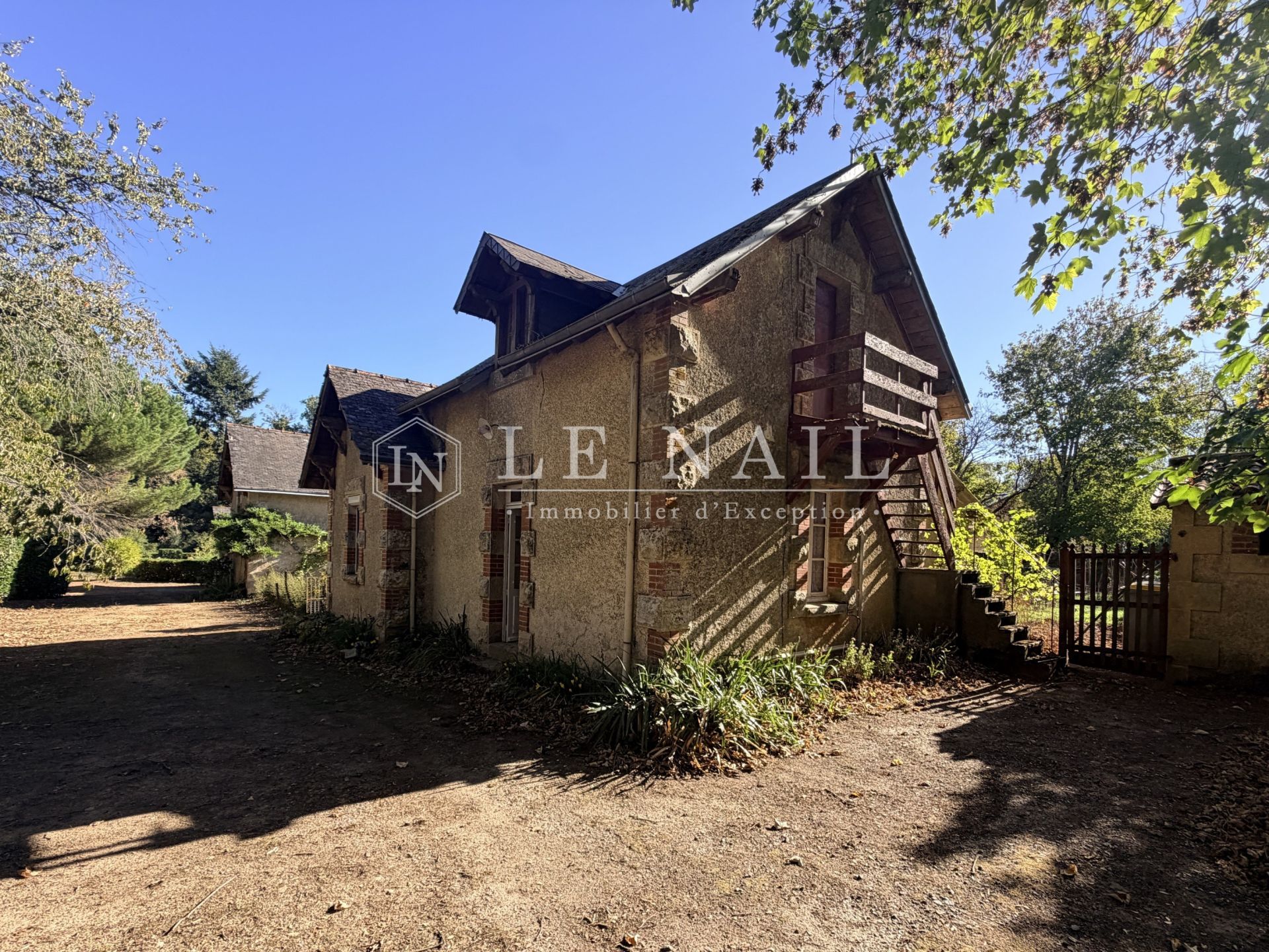 castle 13 rooms for sale on ST MAIXENT L ECOLE (79400)