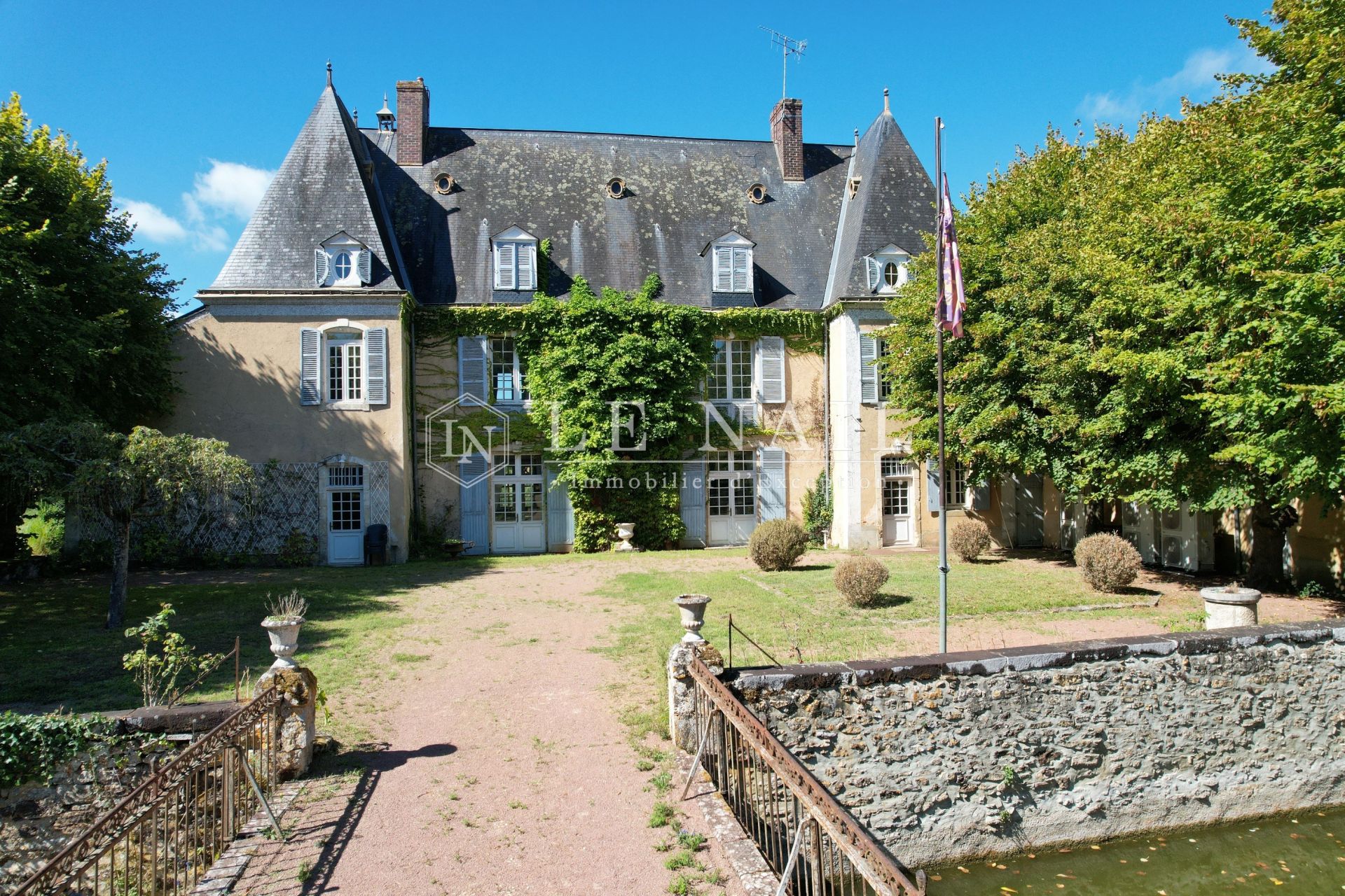 château 13 pièces en vente à LE MANS (72000)