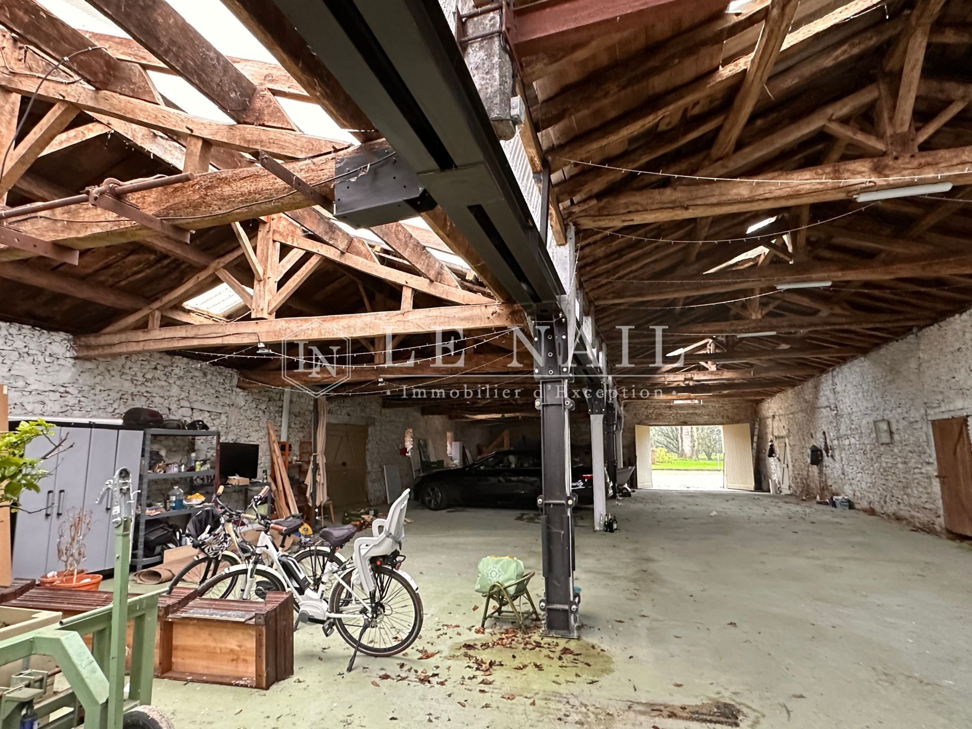 château 11 pièces en vente à LES LUCS SUR BOULOGNE (85170)