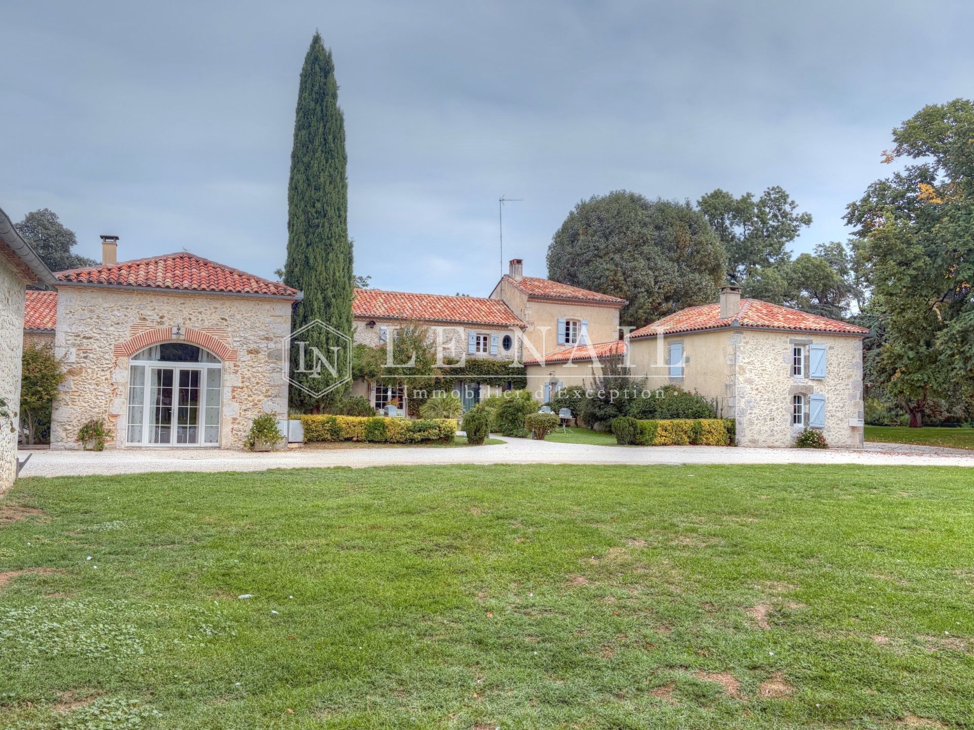 propriété 25 pièces en vente à NERAC (47600)