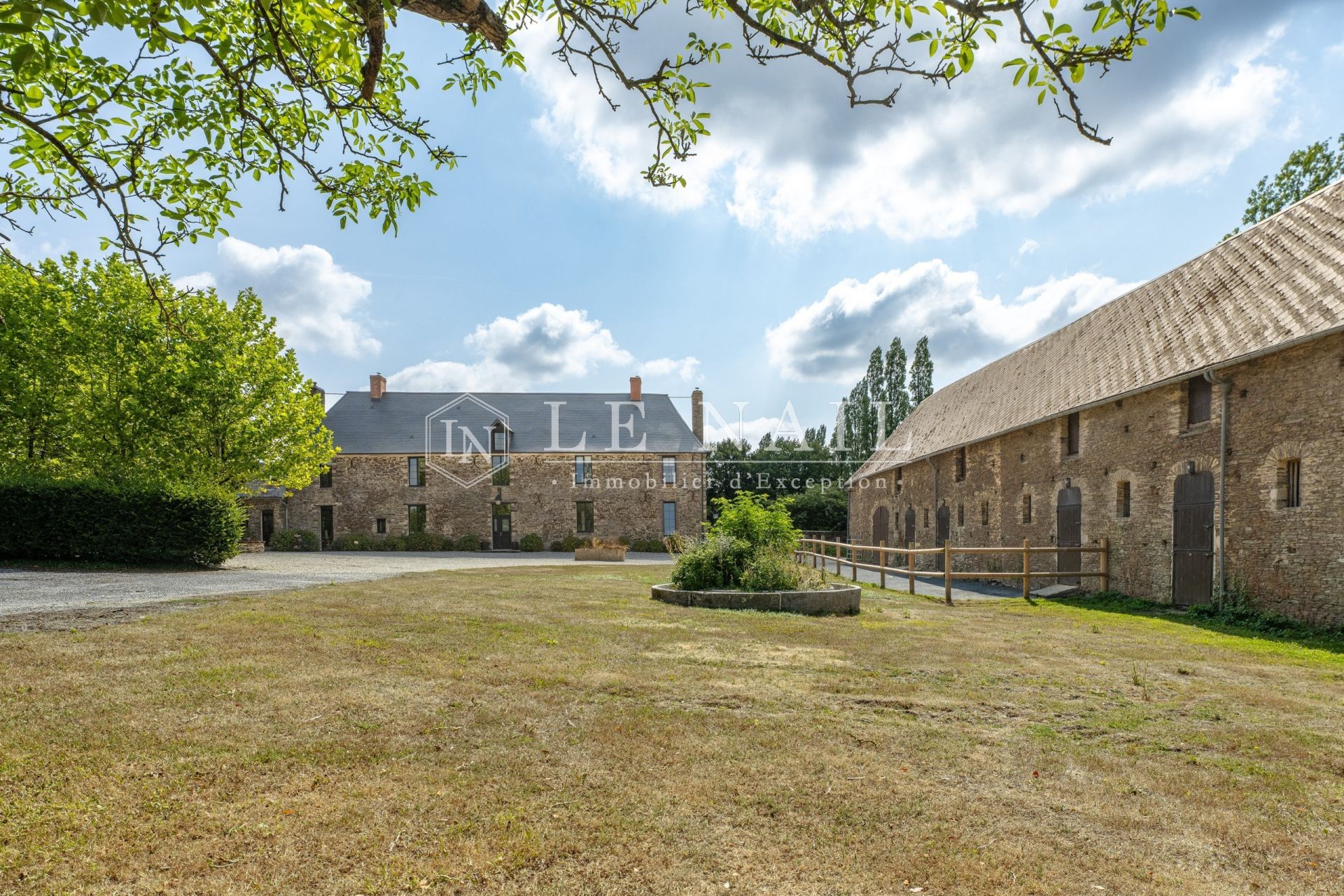 manoir 9 pièces en vente à ST LO (50000)