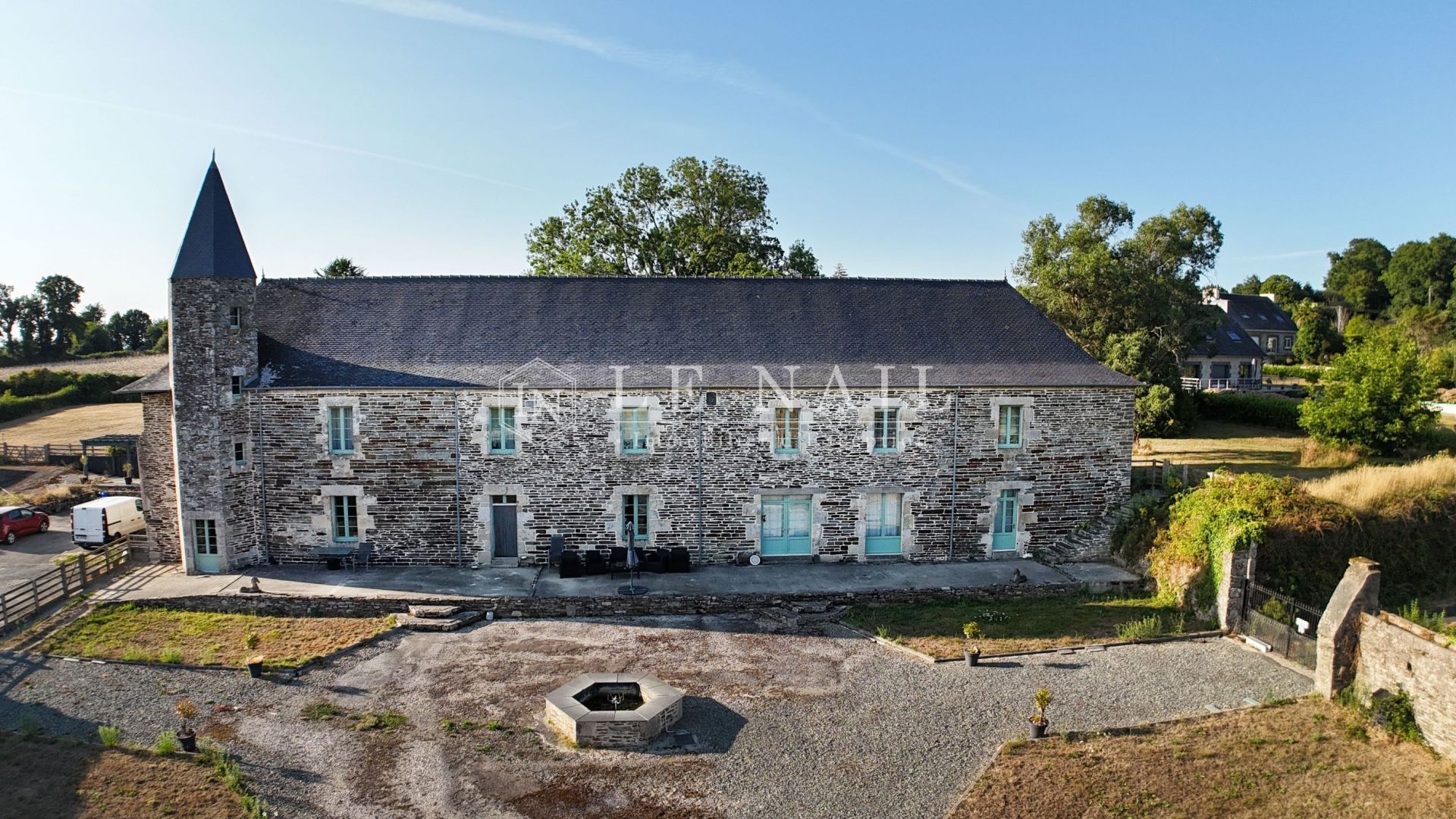 manor house 14 rooms for sale on CARHAIX PLOUGUER (29270)