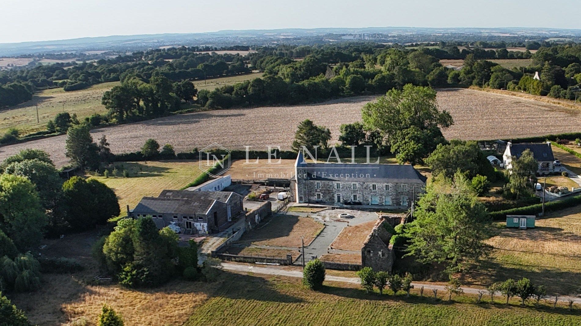 manor house 14 rooms for sale on CARHAIX PLOUGUER (29270)